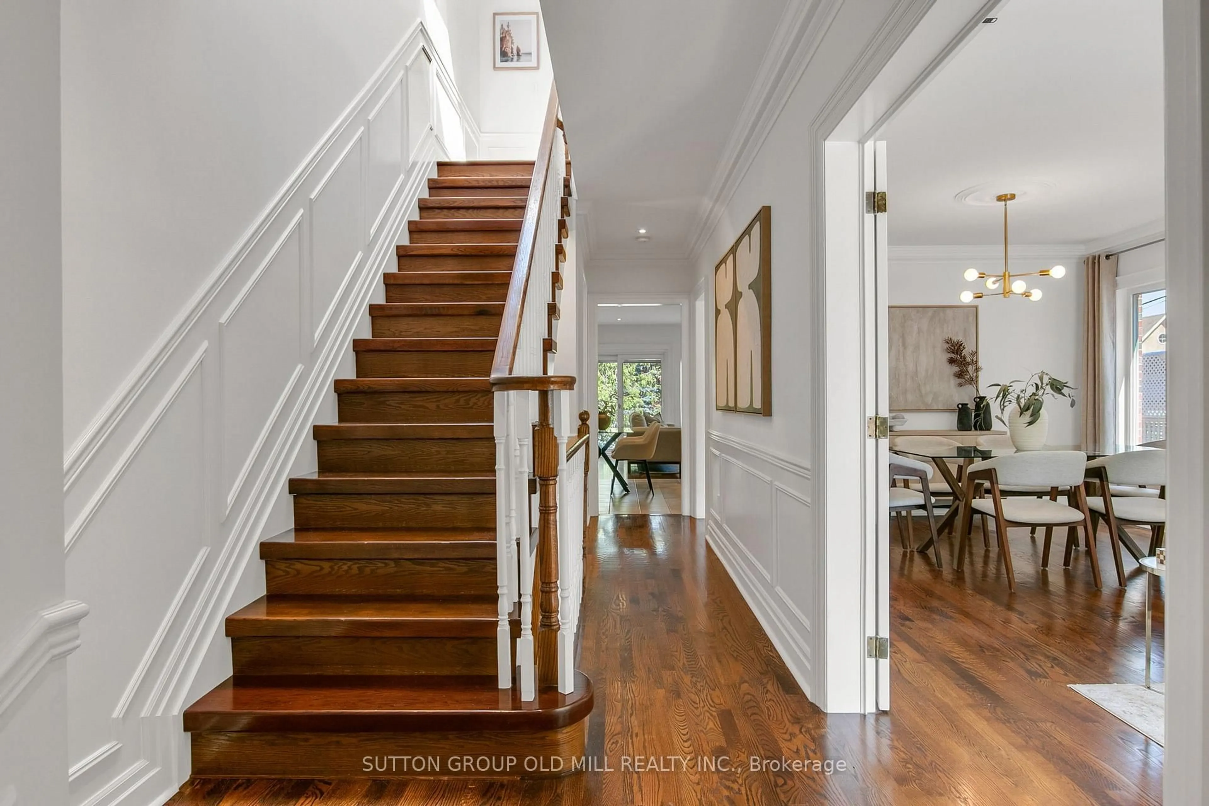 Indoor entryway for 267 Windermere Ave, Toronto Ontario M6S 3K4