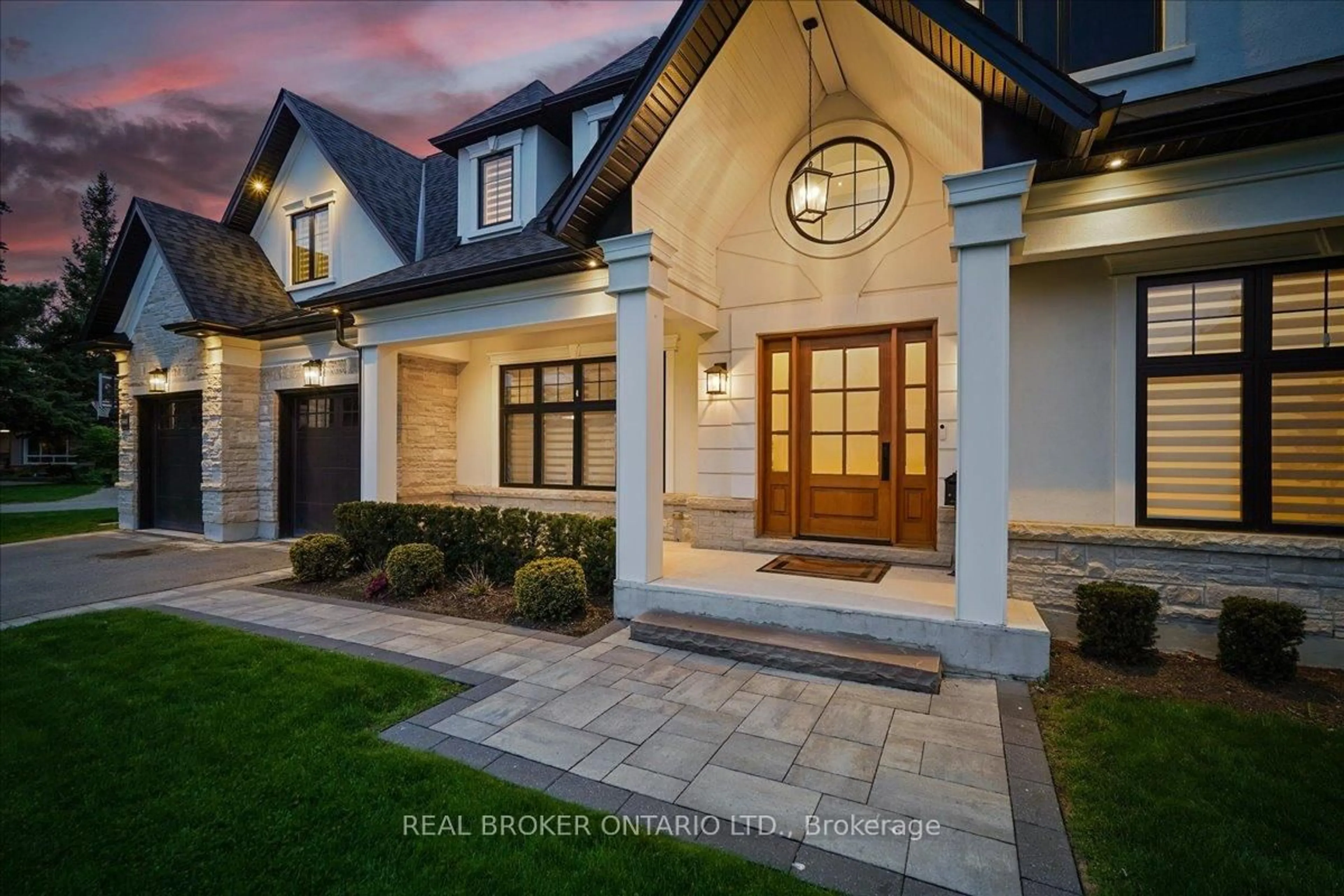 Home with brick exterior material, street for 1445 Skyline Dr, Mississauga Ontario L5E 2W3