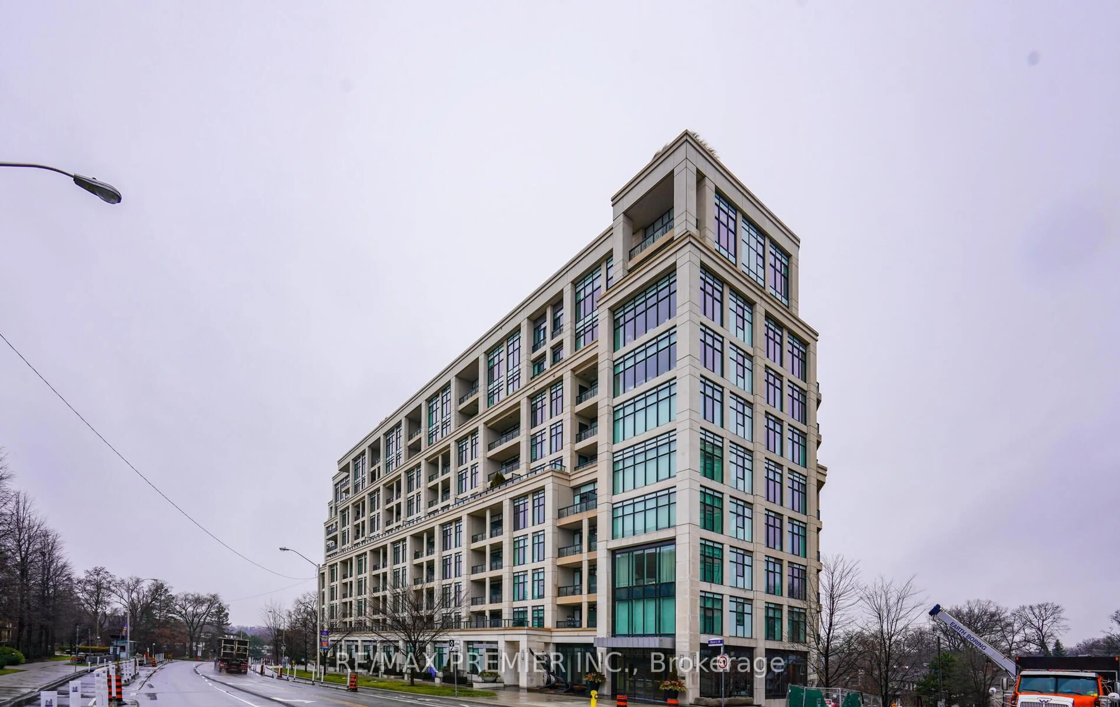 Unknown for 2 Old Mill Dr #303, Toronto Ontario M6S 0A2