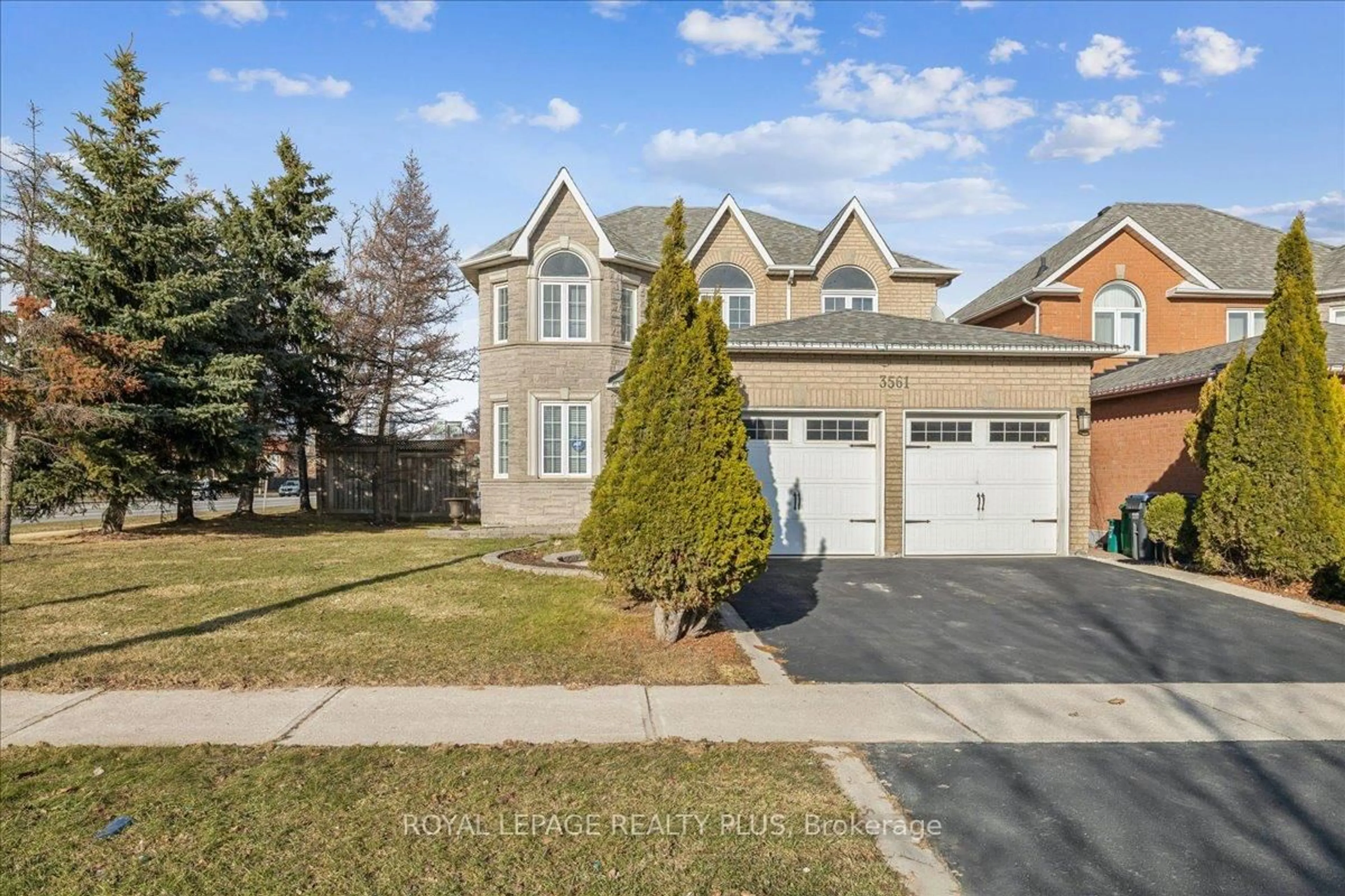 Home with brick exterior material, street for 3561 Old Orchard Park Dr, Mississauga Ontario L5B 4E3