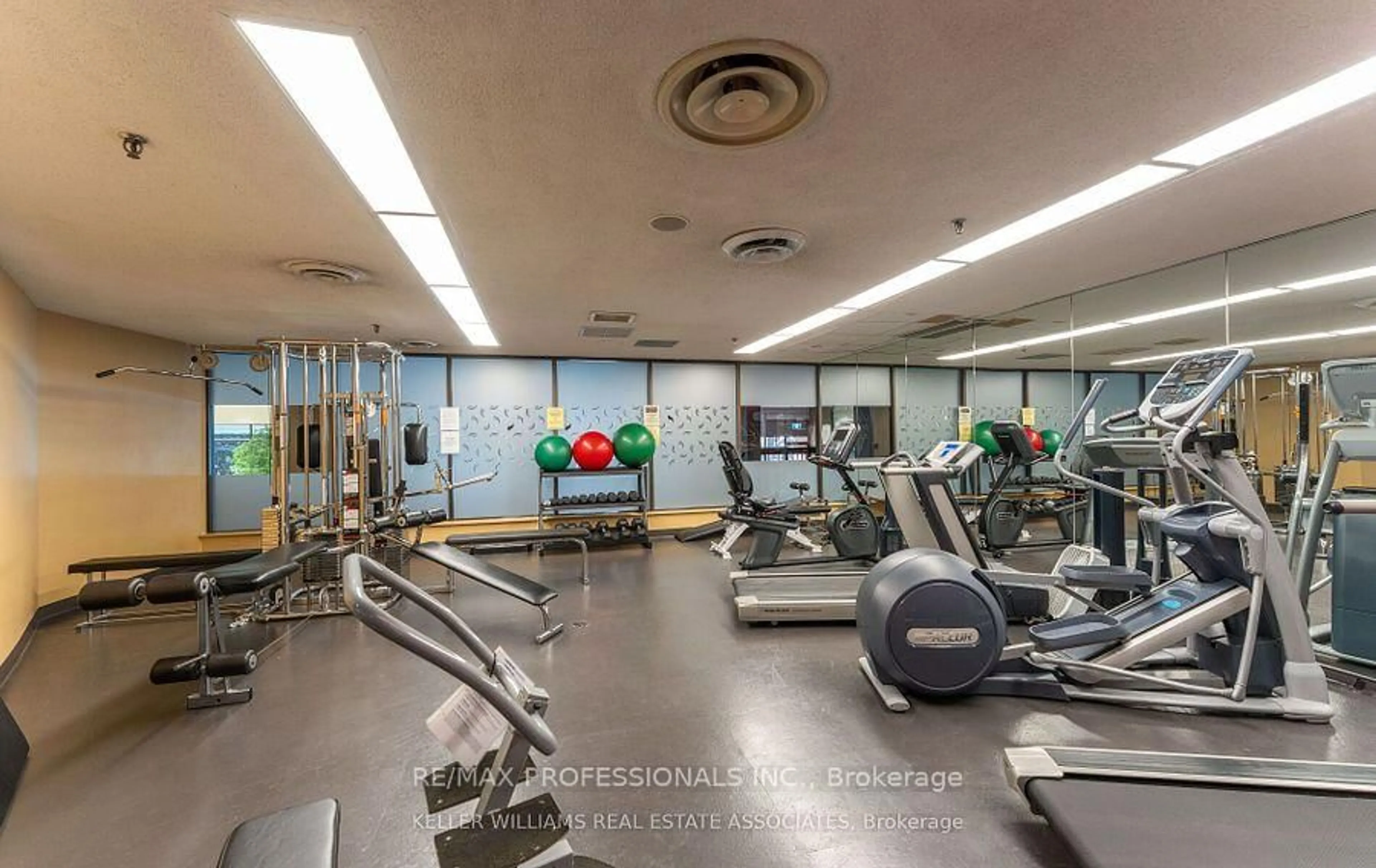 Gym or fitness room for 2000 Islington Ave #309, Toronto Ontario M9P 3S7