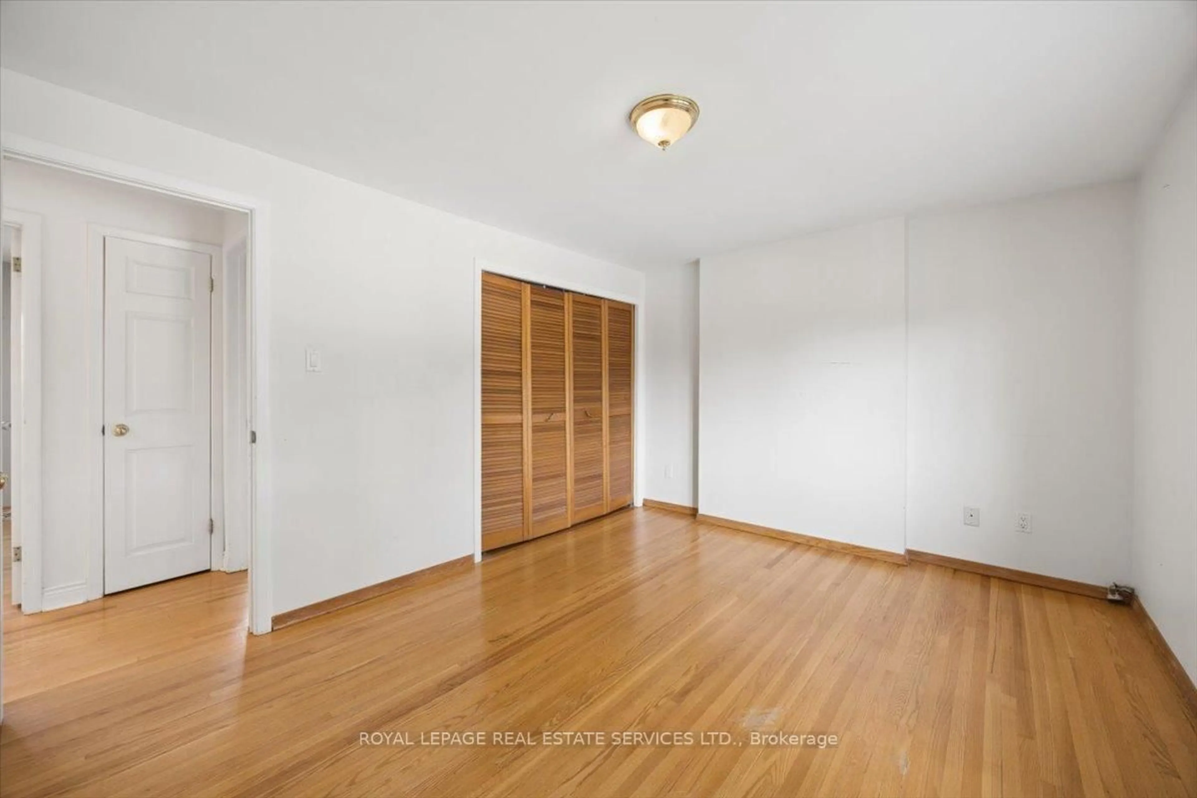 A pic of a room for 18 Chesterfield Rd, Brampton Ontario L6W 1K9