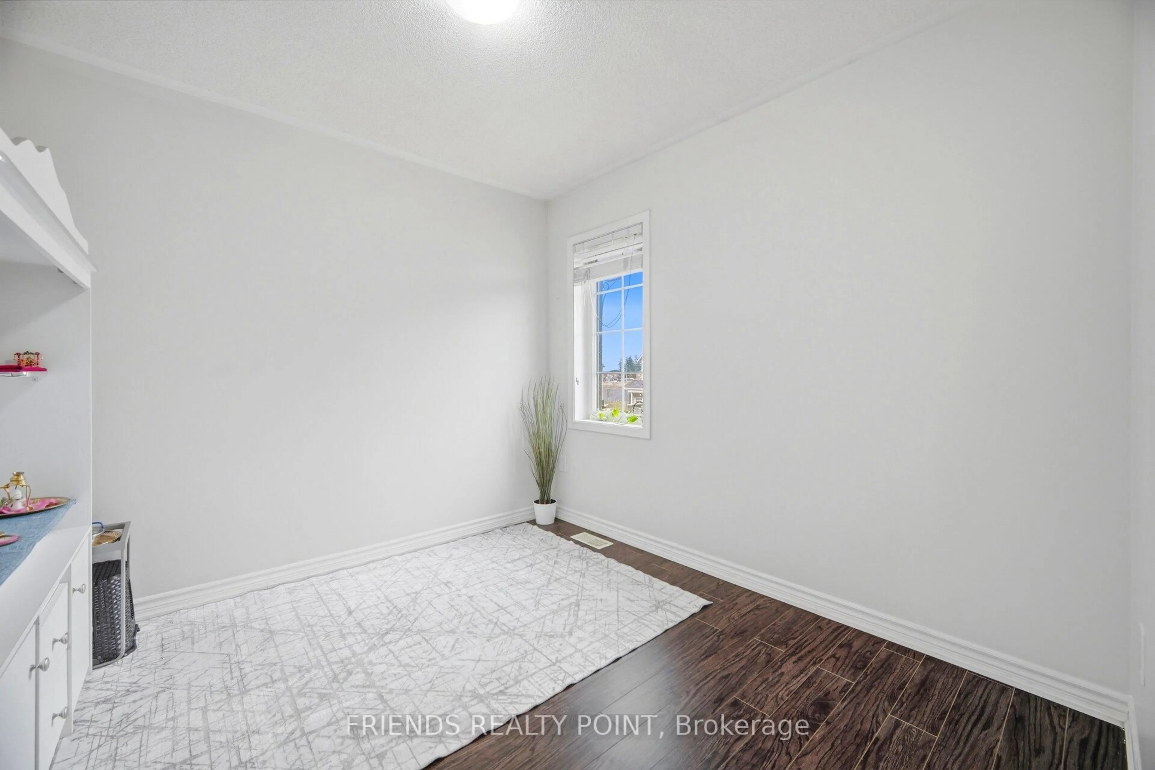 A pic of a room for 19 Donlamont Circ, Brampton Ontario L7A 4T5