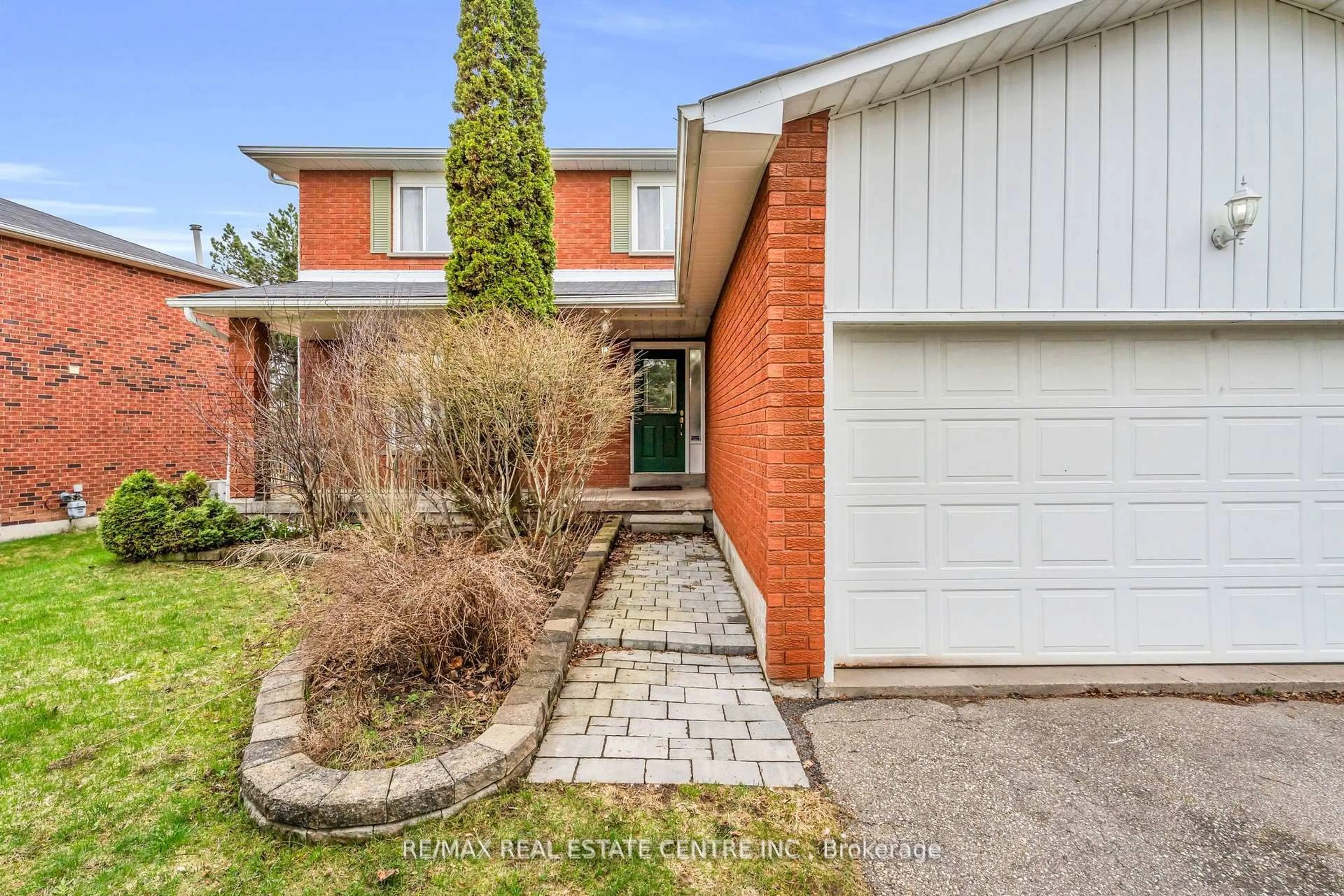 Home with brick exterior material, street for 255 Kensington Pl, Orangeville Ontario L9W 4G8