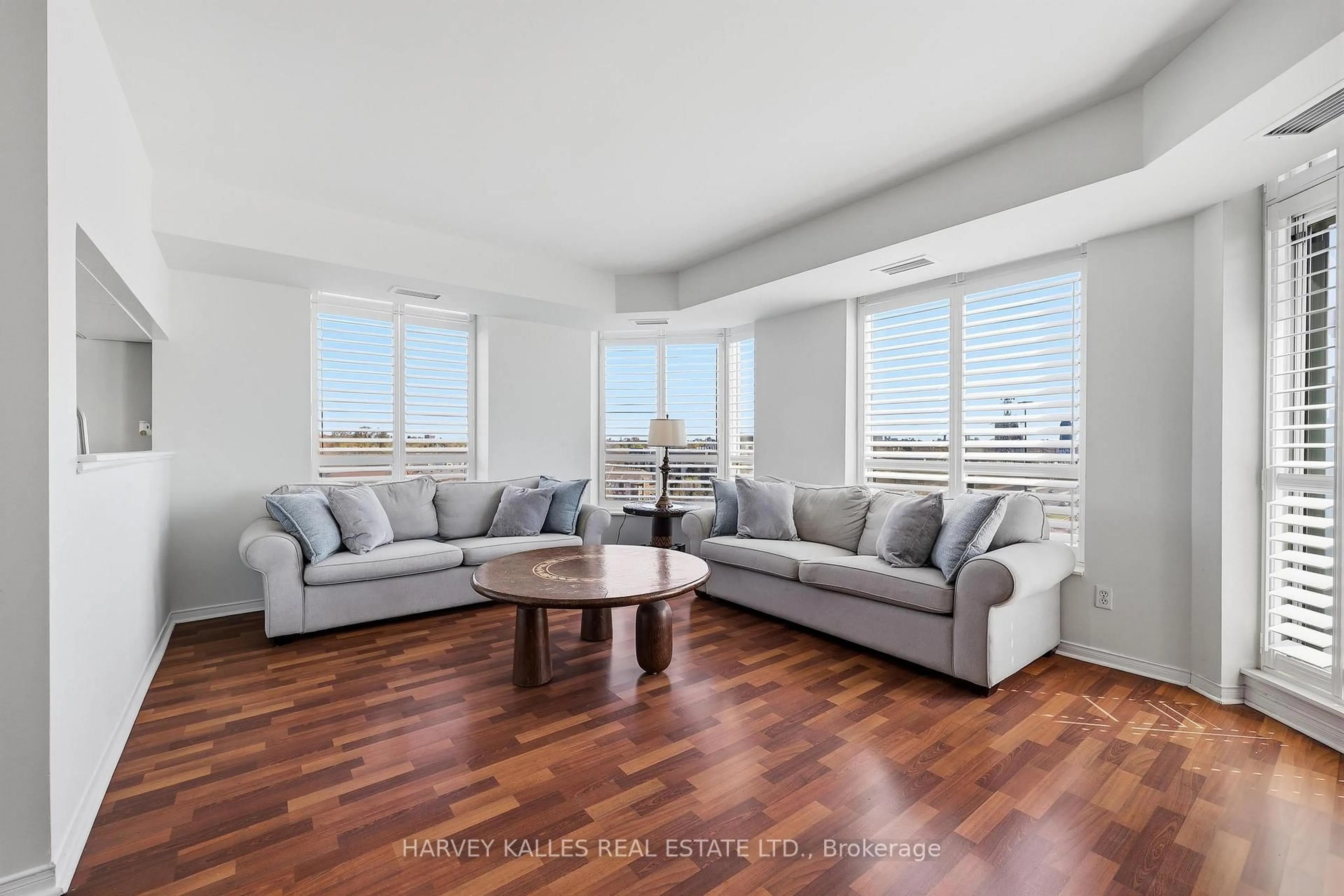 Living room with furniture, unknown for 190 Manitoba St #904, Toronto Ontario M8Y 3Y8