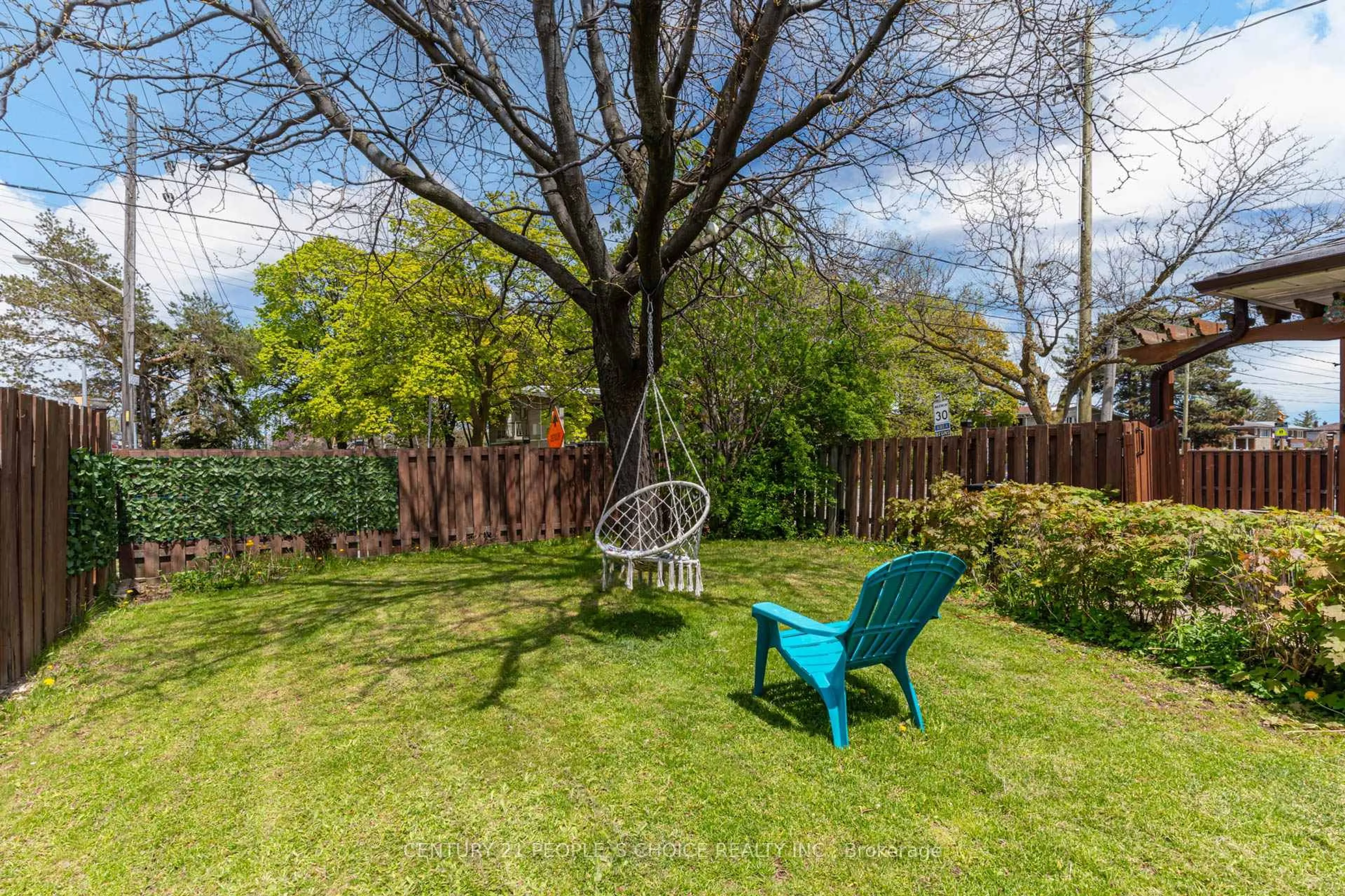 Patio, forest/trees view for 91 Golfdown Dr, Toronto Ontario M9W 2H9