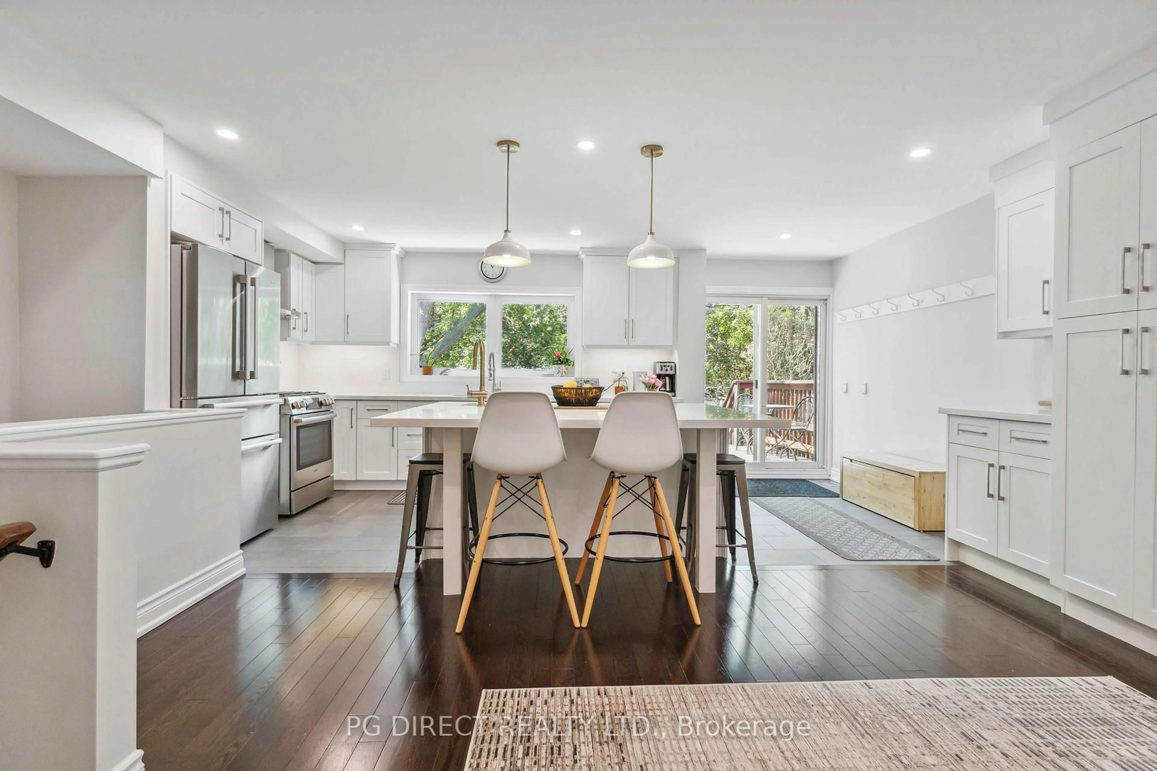 Open concept kitchen, ceramic/tile floor for 27 Warren Cres, Toronto Ontario M6S 4S1