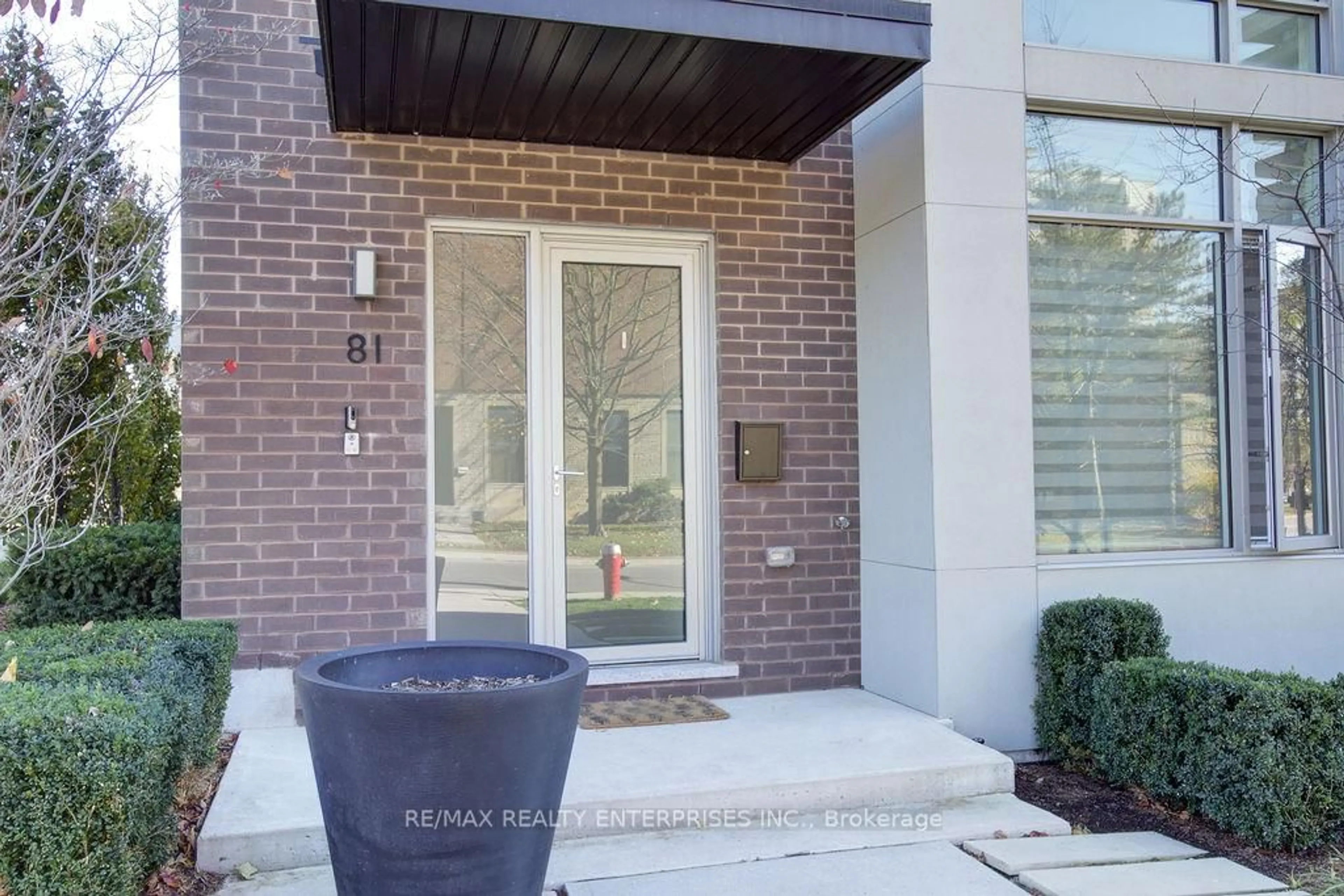 Unknown for 81 High St, Mississauga Ontario L5G 1K3