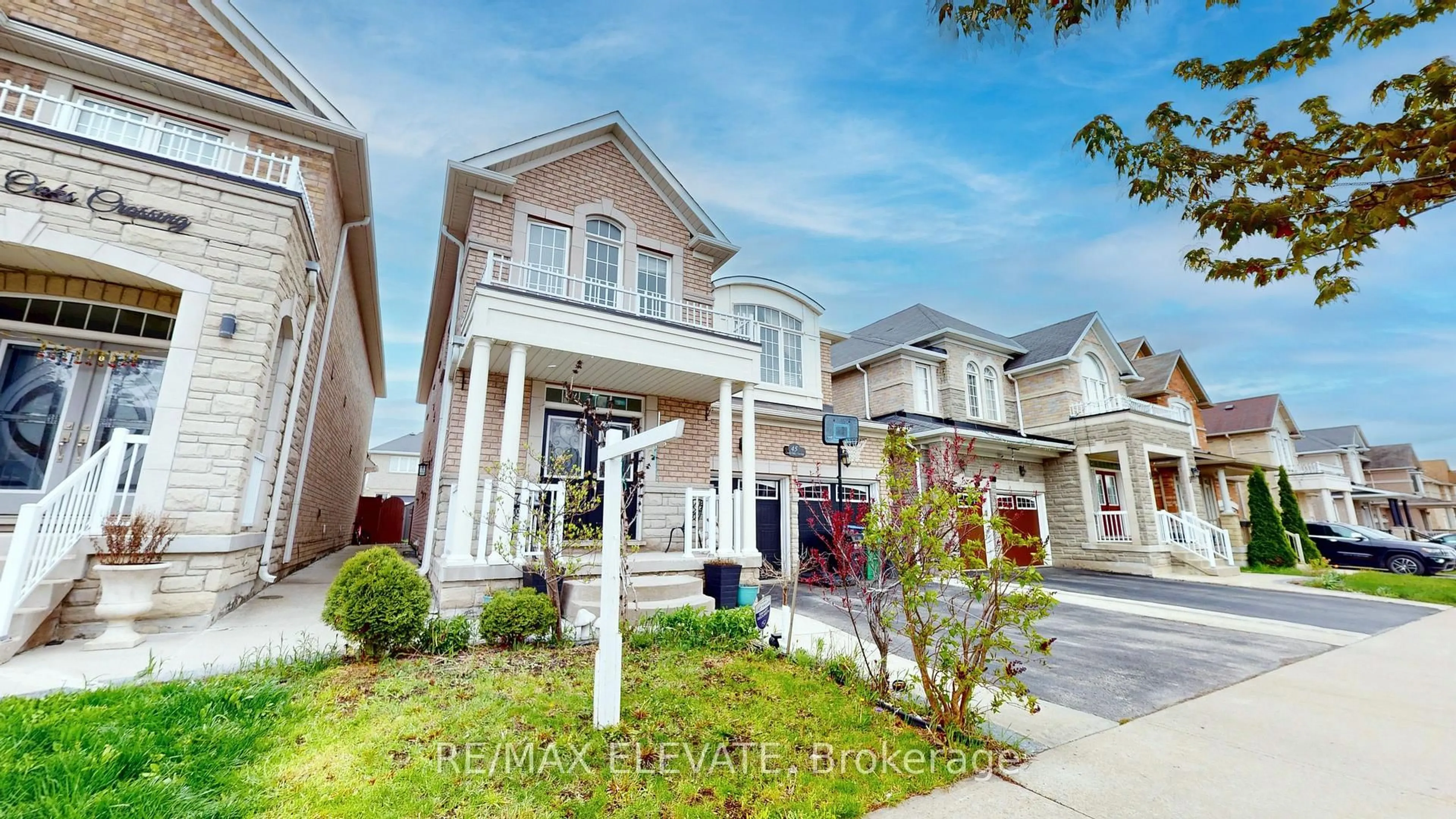 Unknown for 45 Castle Oaks Cross, Brampton Ontario L6P 3G9