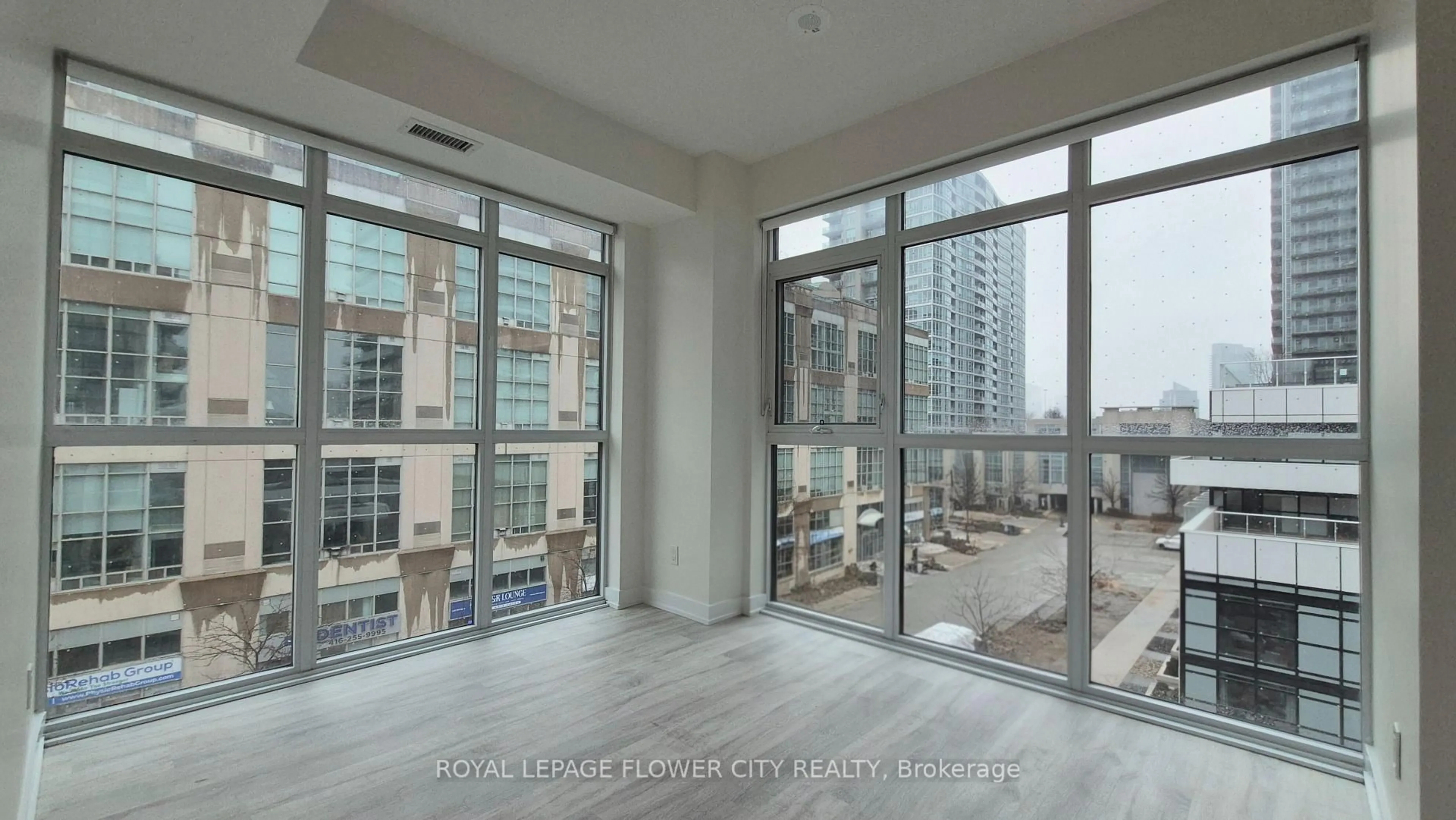 Unknown for 251 Manitoba St #432, Toronto Ontario M8Y 0C7