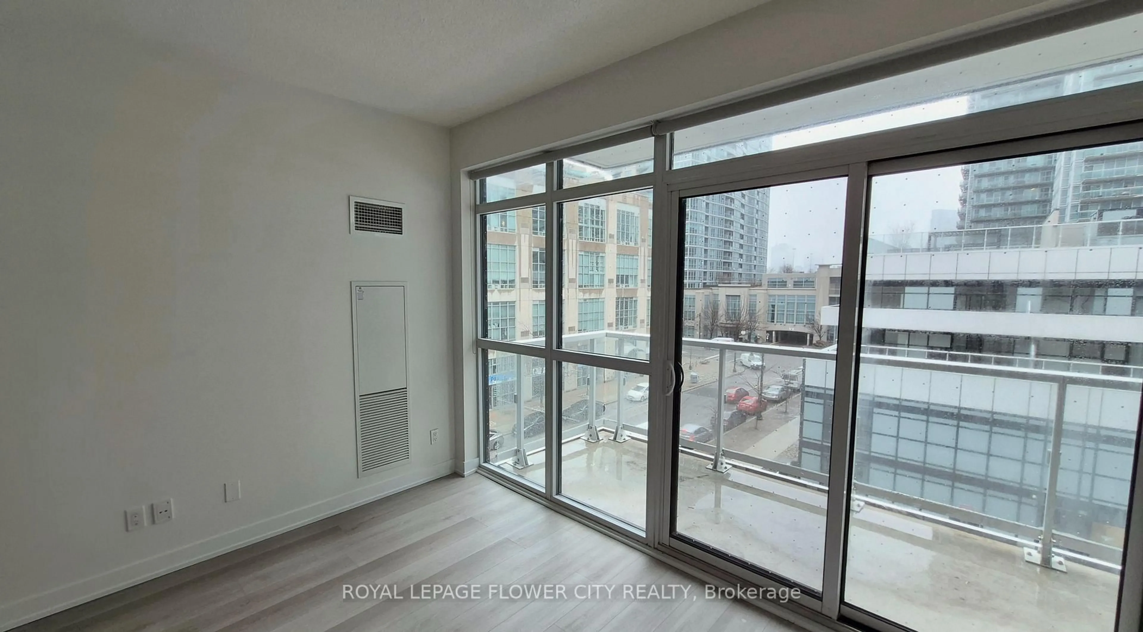Unknown for 251 Manitoba St #432, Toronto Ontario M8Y 0C7