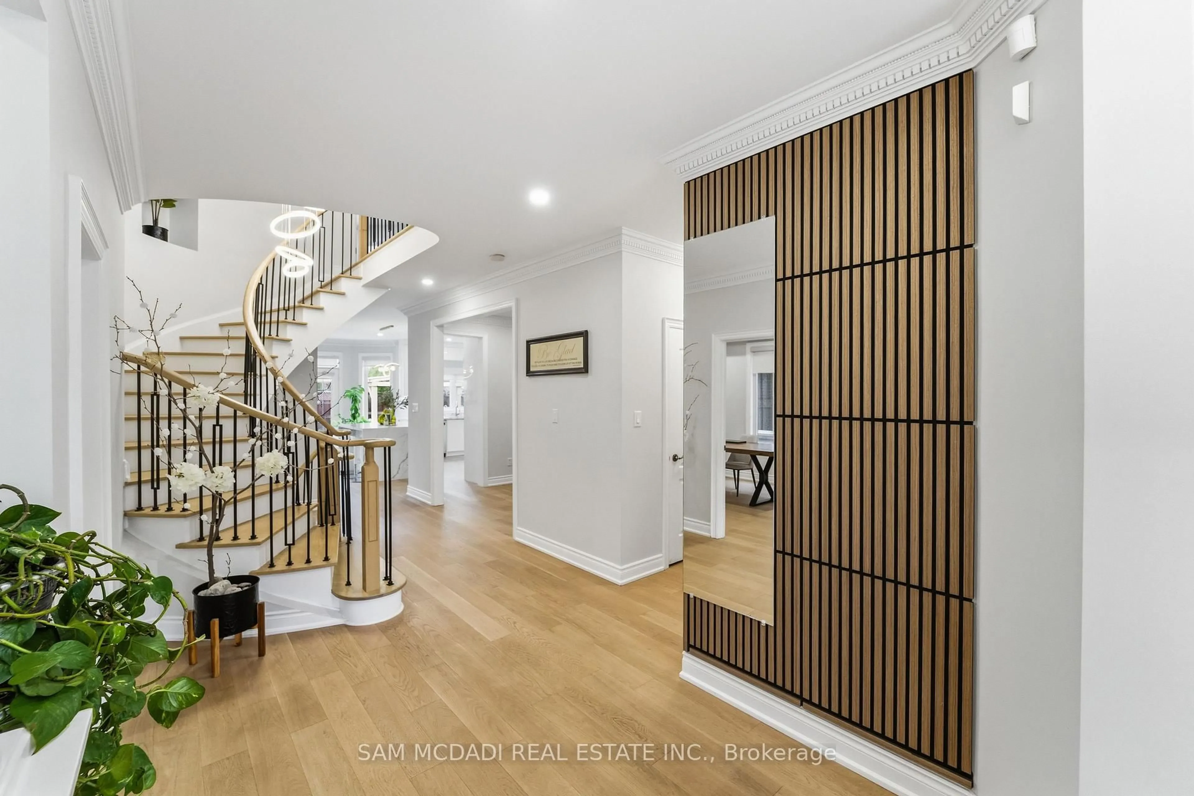 Indoor entryway for 3259 Alpaca Ave, Mississauga Ontario L5M 7V4