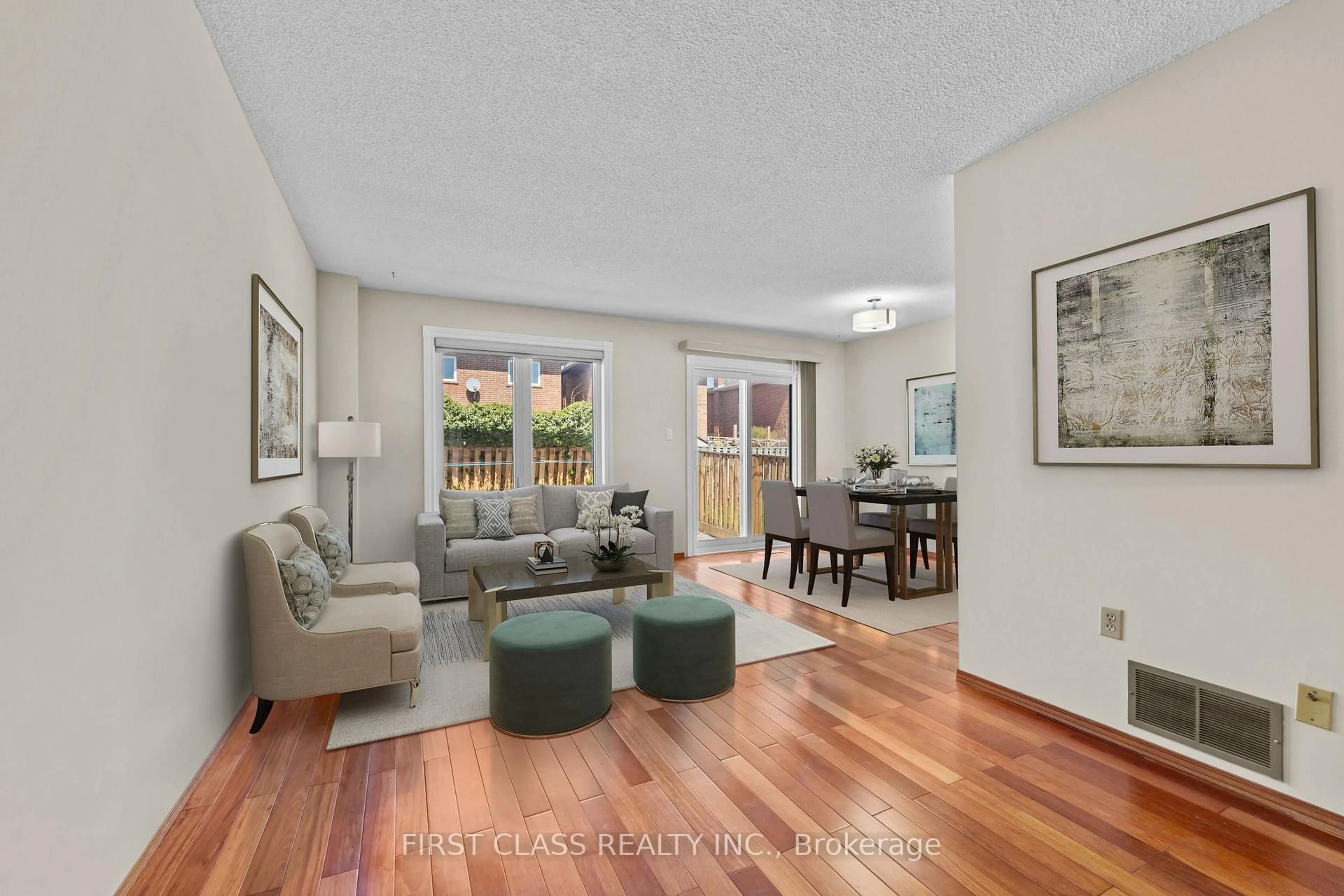 Living room with furniture, unknown for 4213 Beacon Lane, Mississauga Ontario L5C 3V8