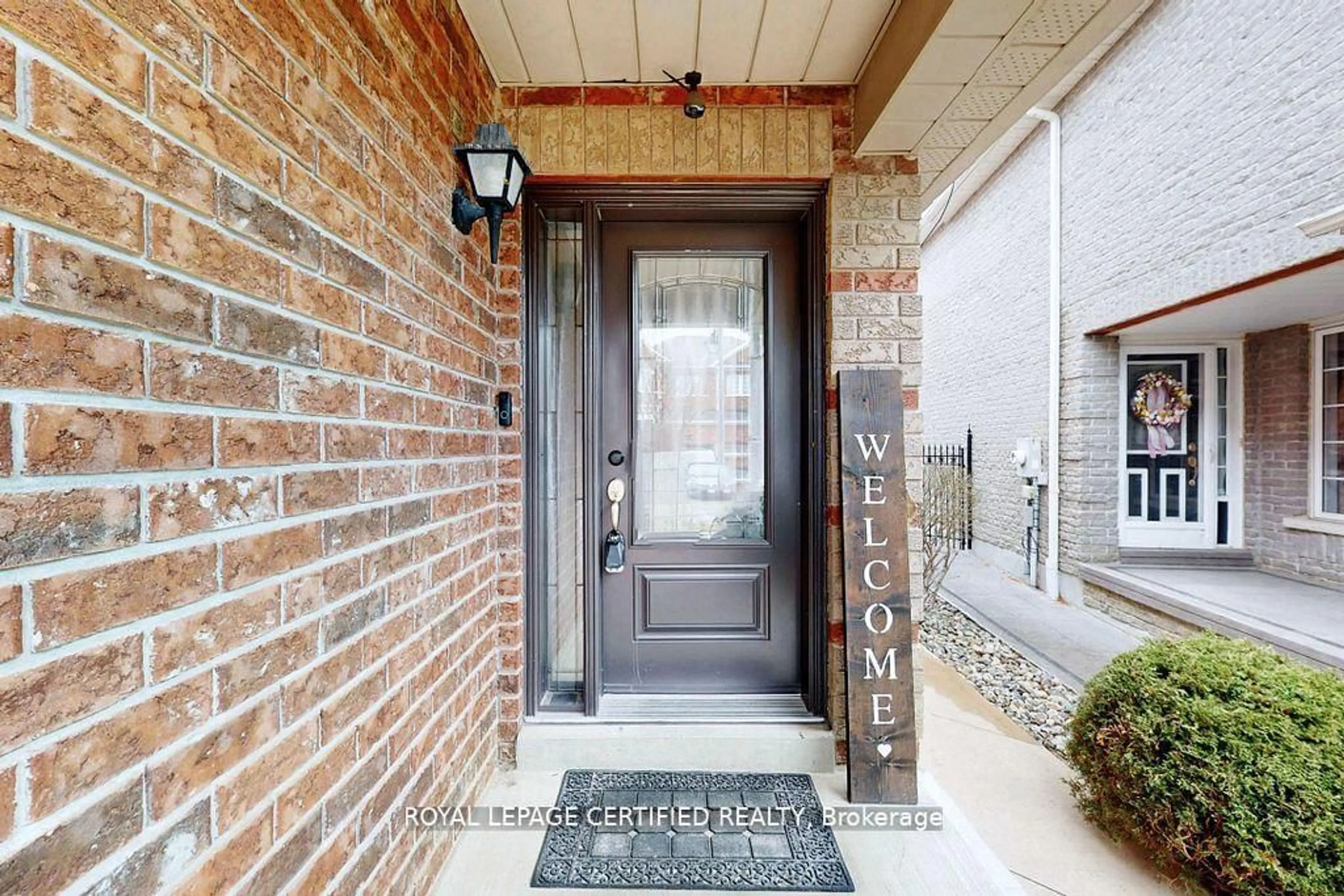 Indoor entryway for 57 Humbershed Cres, Caledon Ontario L7E 2X4