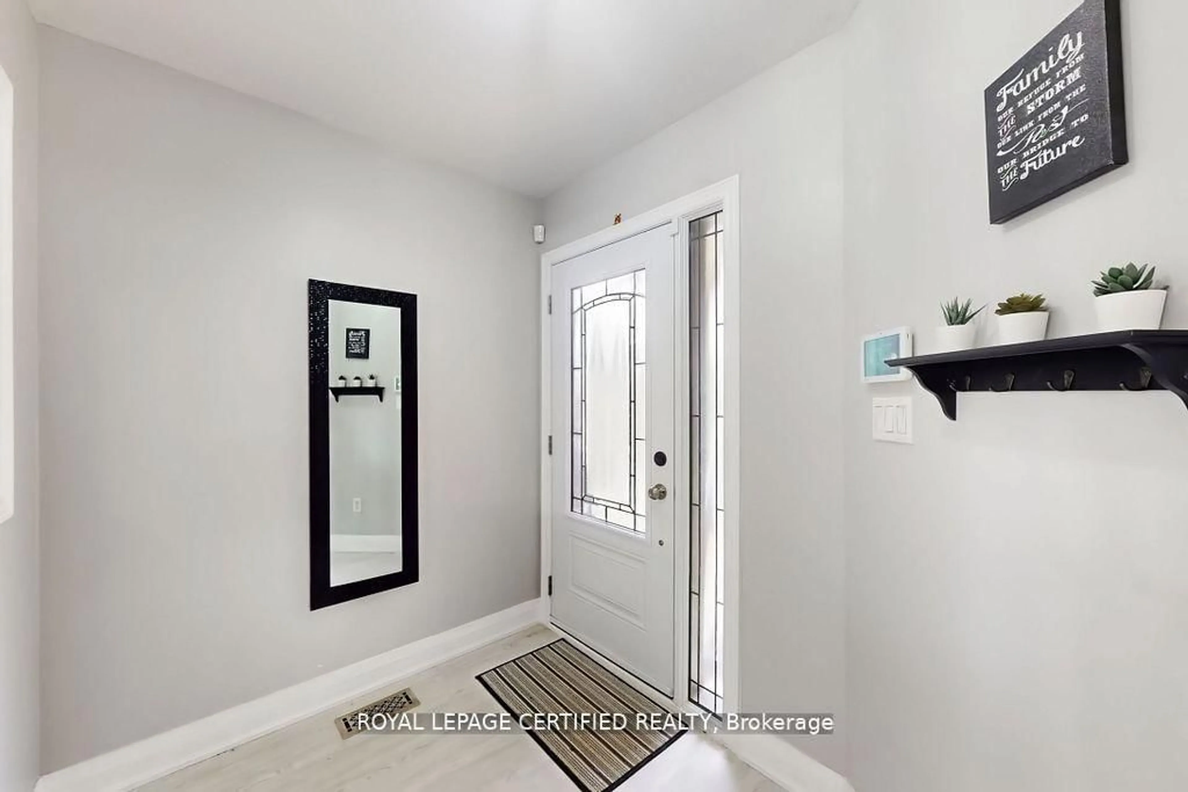 Indoor entryway for 57 Humbershed Cres, Caledon Ontario L7E 2X4