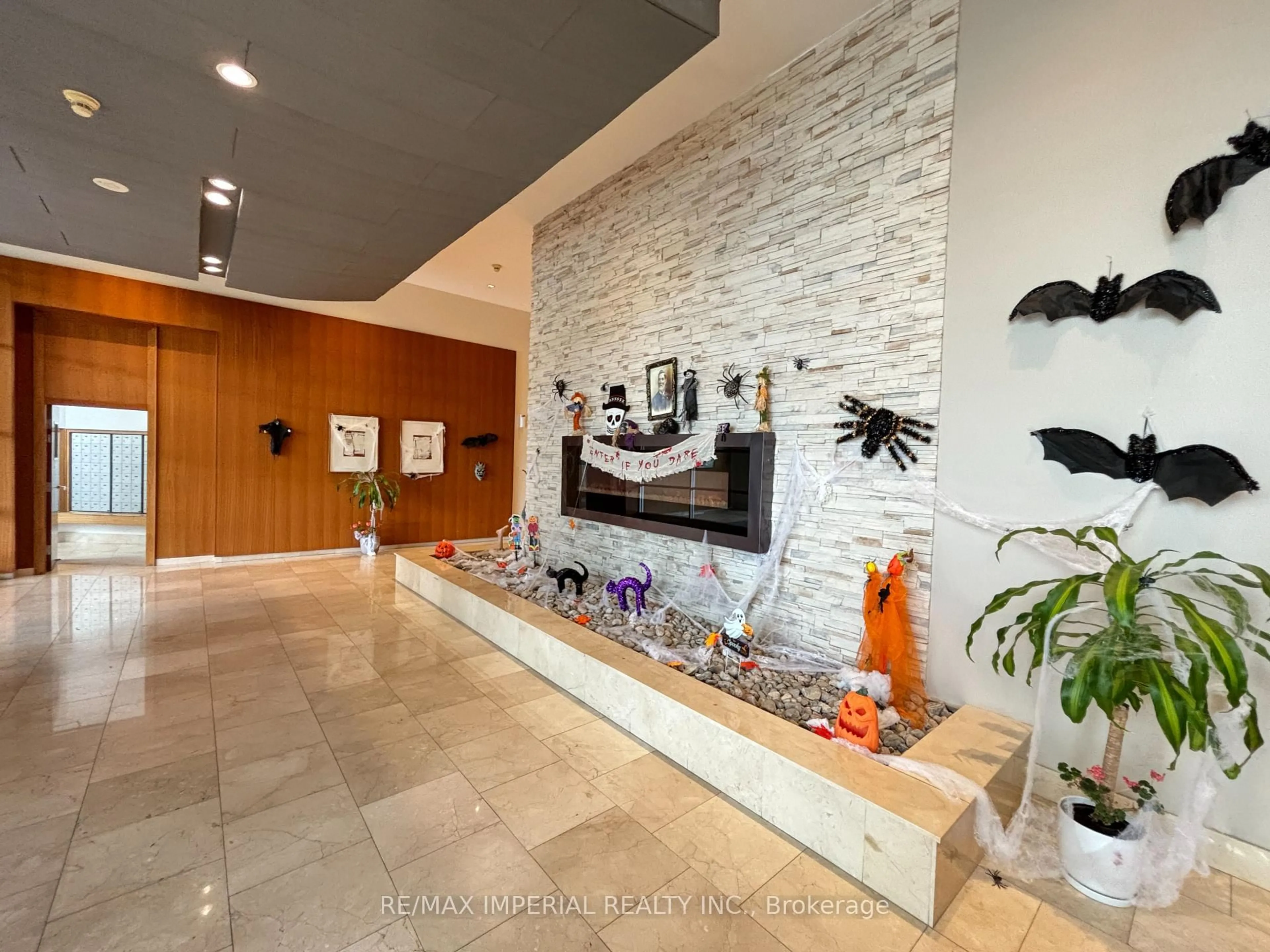 Unknown for 220 Burnhamthorpe Rd #2110, Mississauga Ontario L5B 4N4