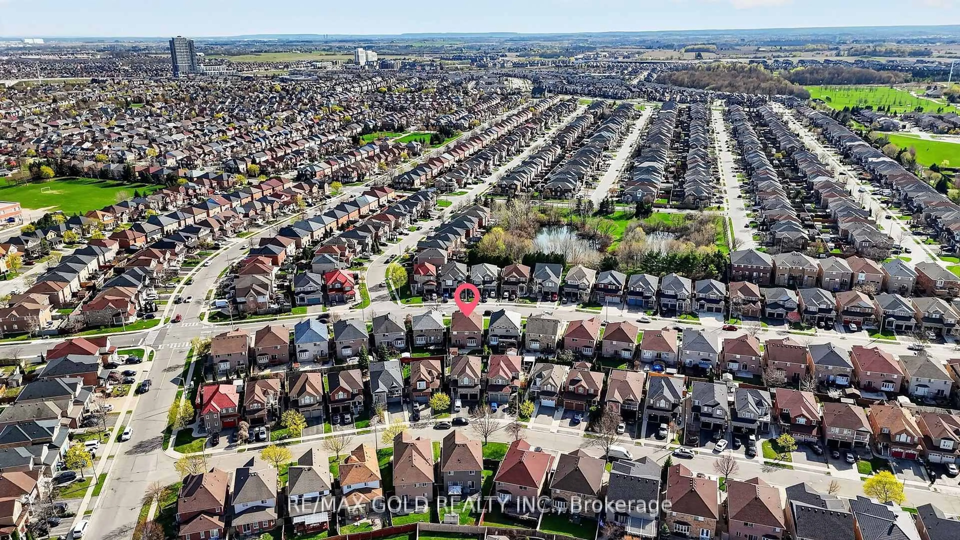 A pic from outside/outdoor area/front of a property/back of a property/a pic from drone, street for 151 Brisdale Dr, Brampton Ontario L7A 2Y8