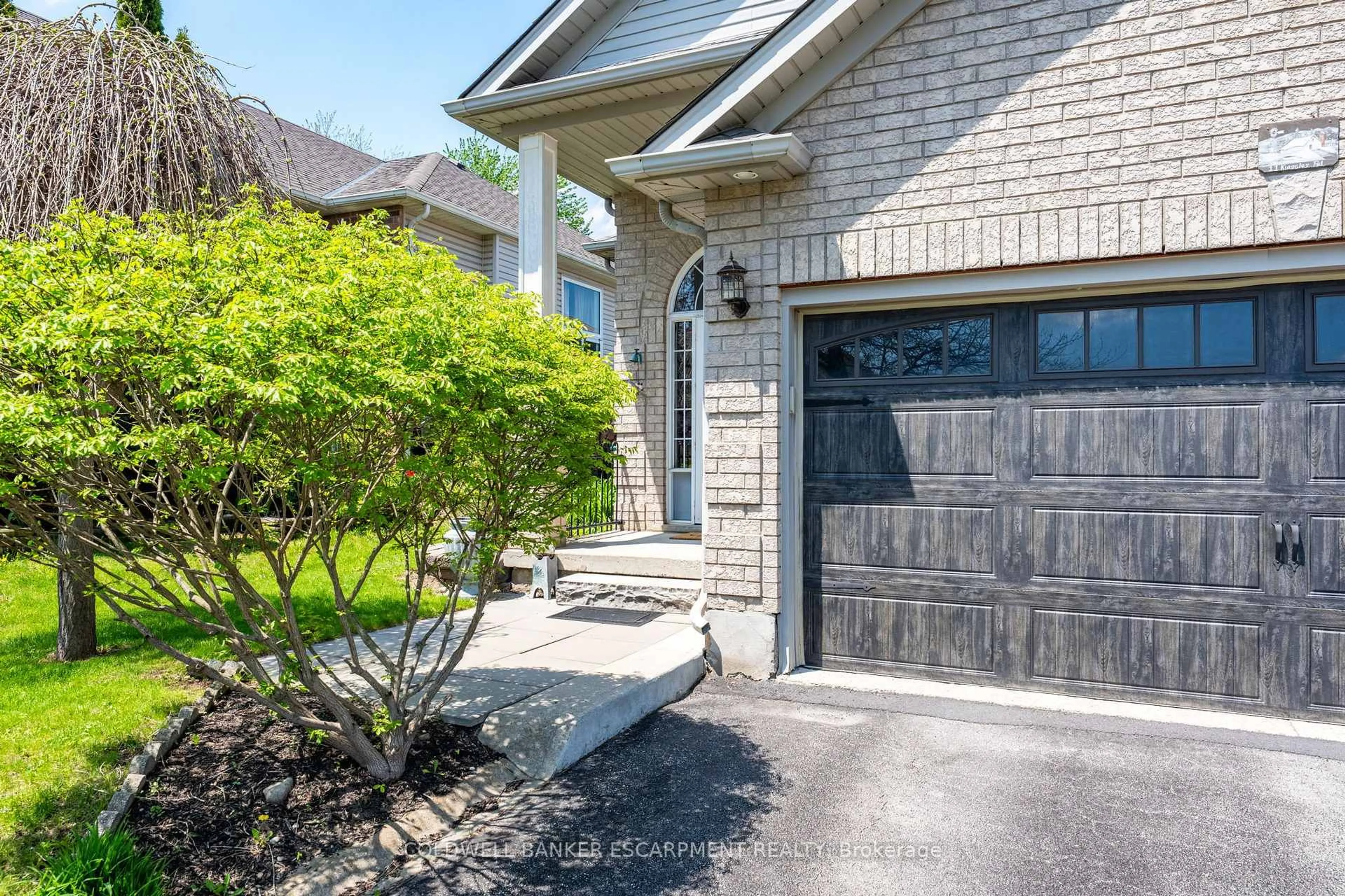Unknown for 11 Kingsley Rd, Halton Hills Ontario L7J 2Z5