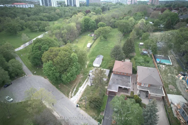 148 Rowntree Mill Rd, Toronto 3