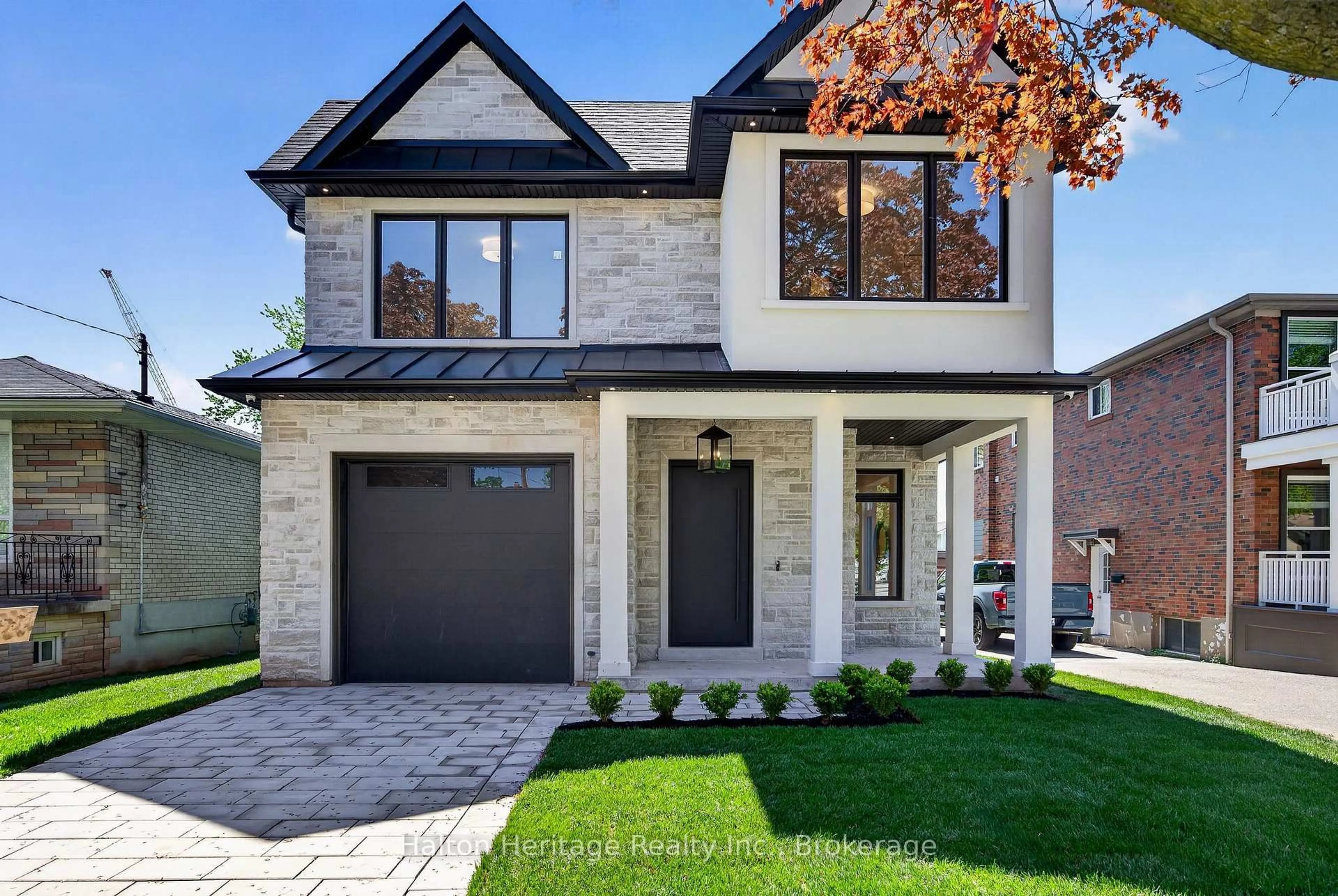 Home with brick exterior material, street for 148 Herald Ave, Oakville Ontario L6K 1S2