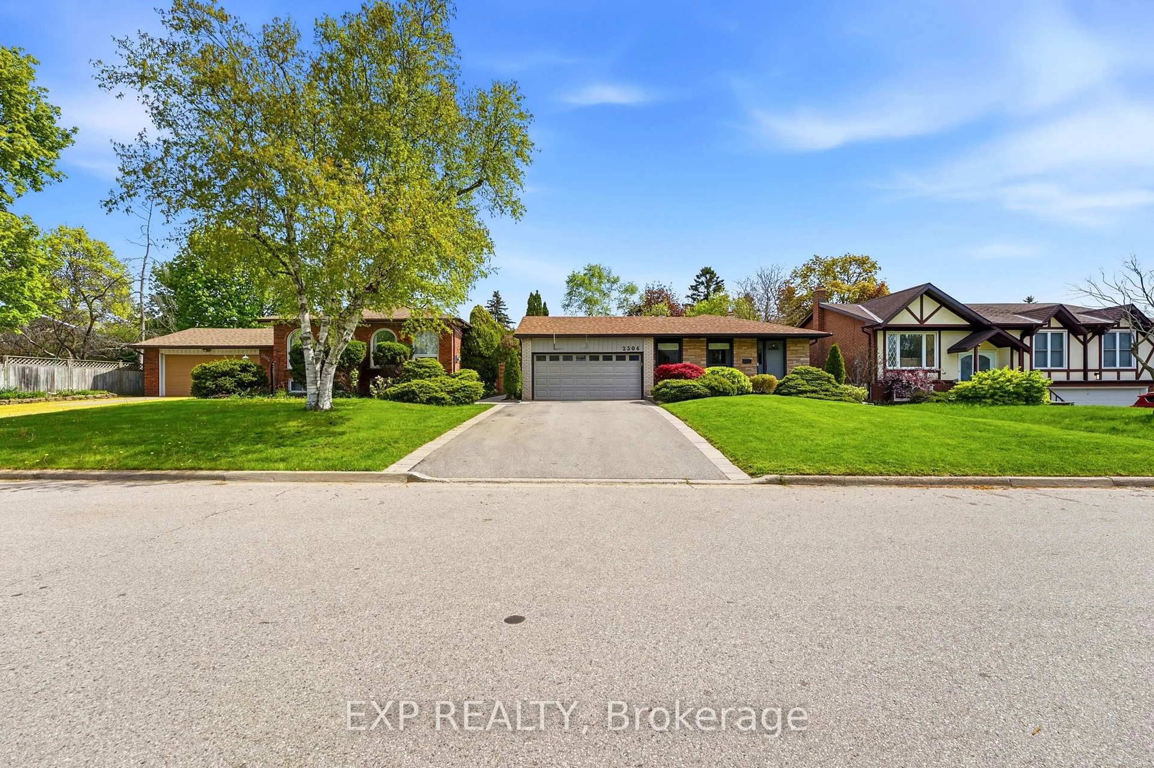 Unknown for 2504 Yarmouth Cres, Oakville Ontario L6L 2M8