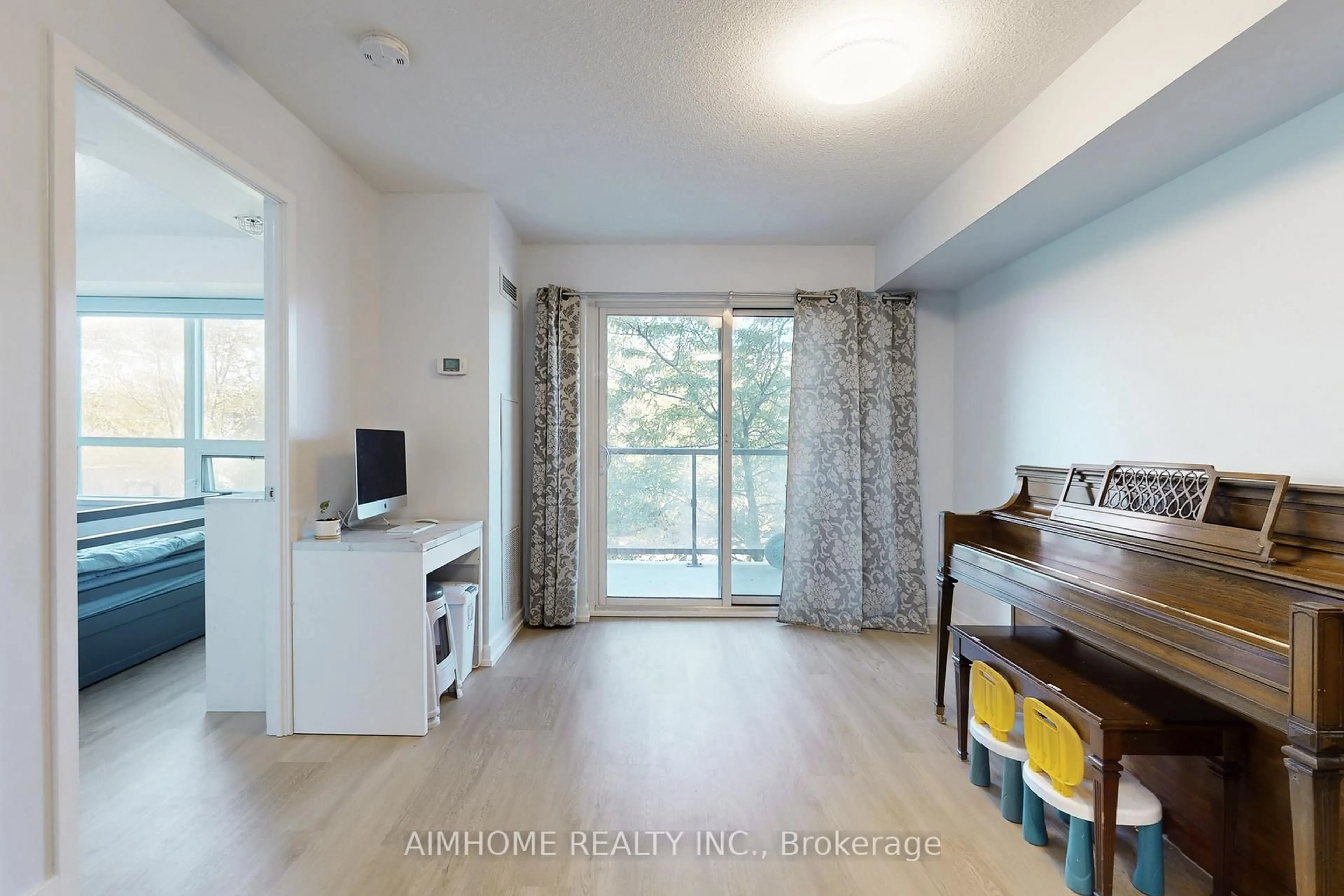 A pic of a room for 1420 Dupont St #311, Toronto Ontario M6H 4J8