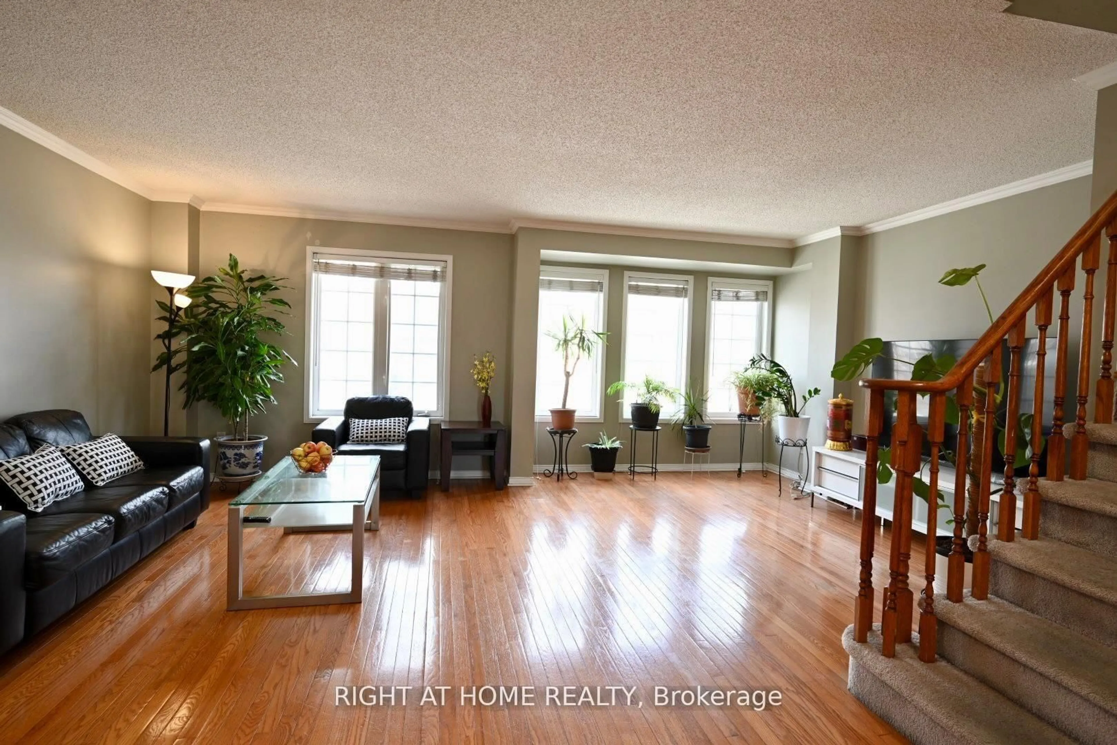 Unknown for 11 West Deane Park Dr #1, Toronto Ontario M9B 2R5