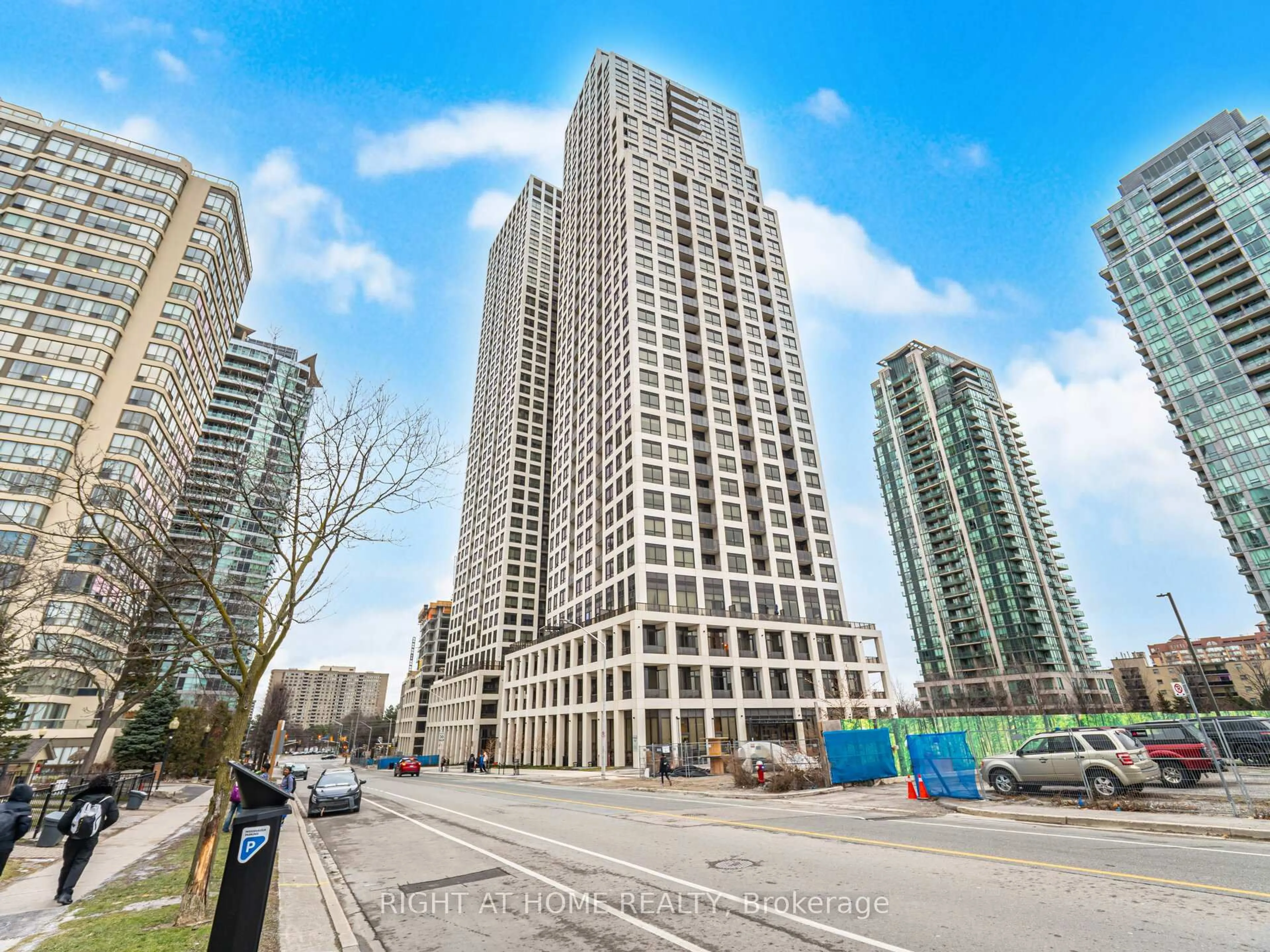 Unknown for 30 Elm Dr #1807, Mississauga Ontario L5B 0N6