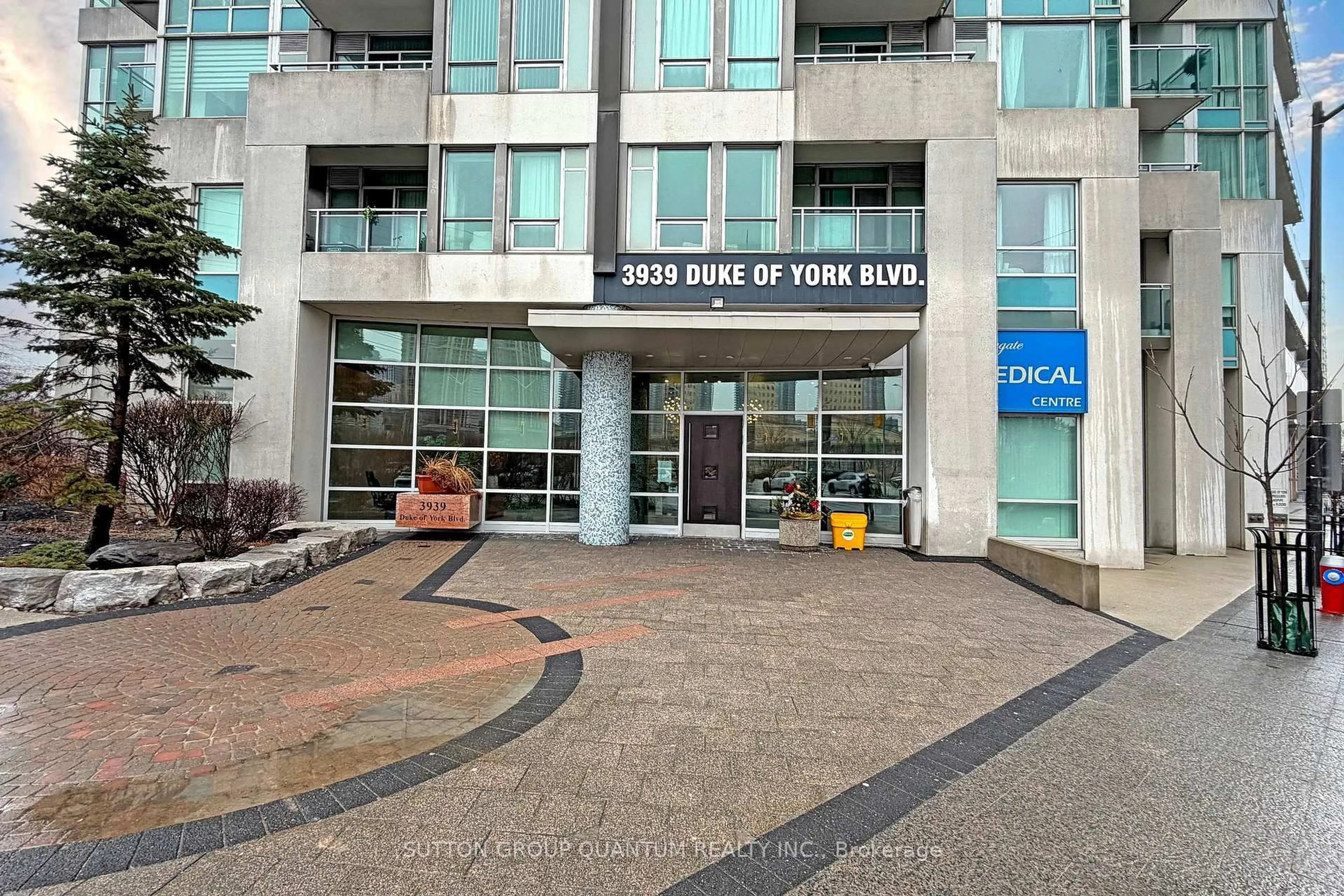 Indoor foyer for 3939 Duke Of York Blvd #701, Mississauga Ontario L5B 4N2