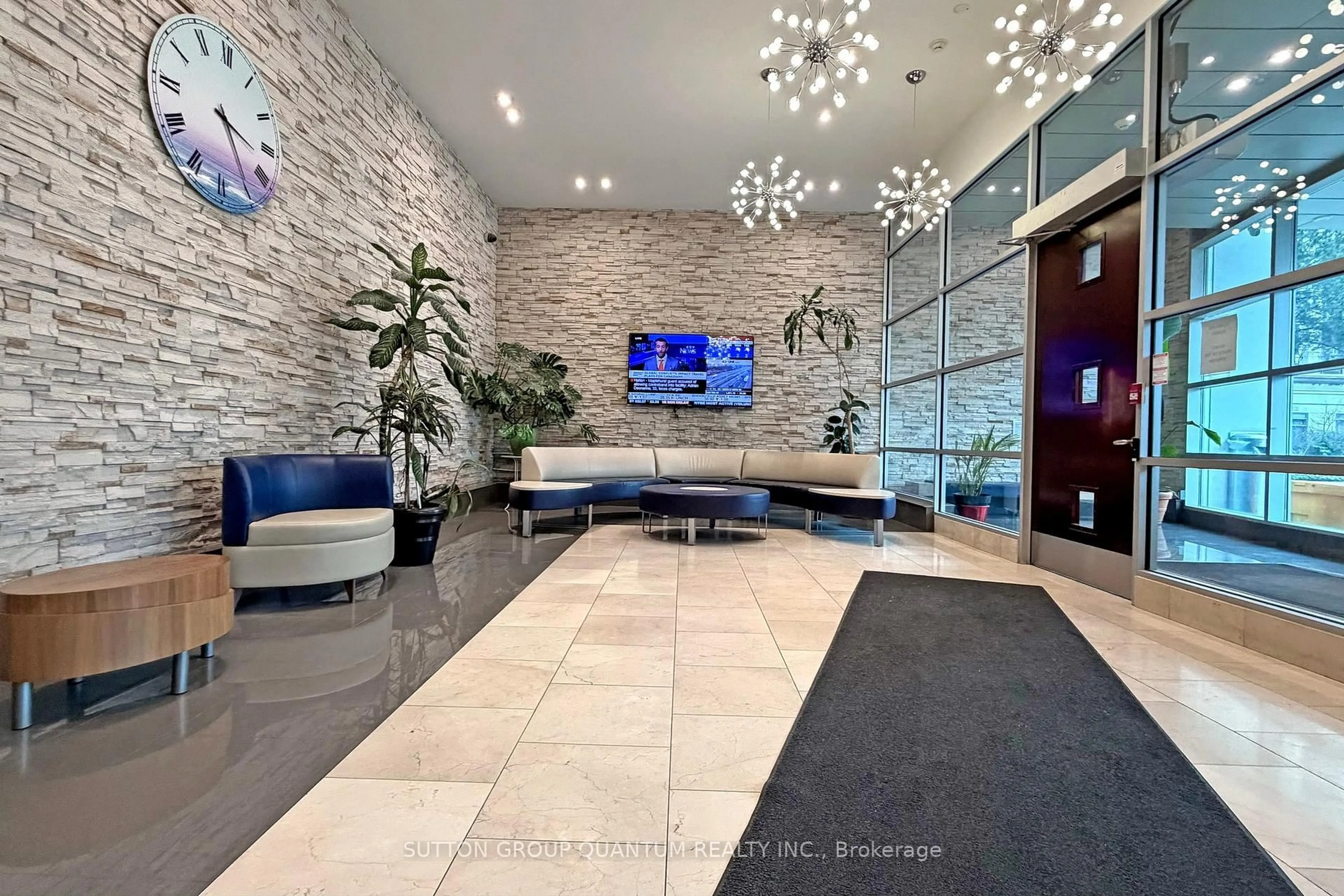 Lobby for 3939 Duke Of York Blvd #701, Mississauga Ontario L5B 4N2