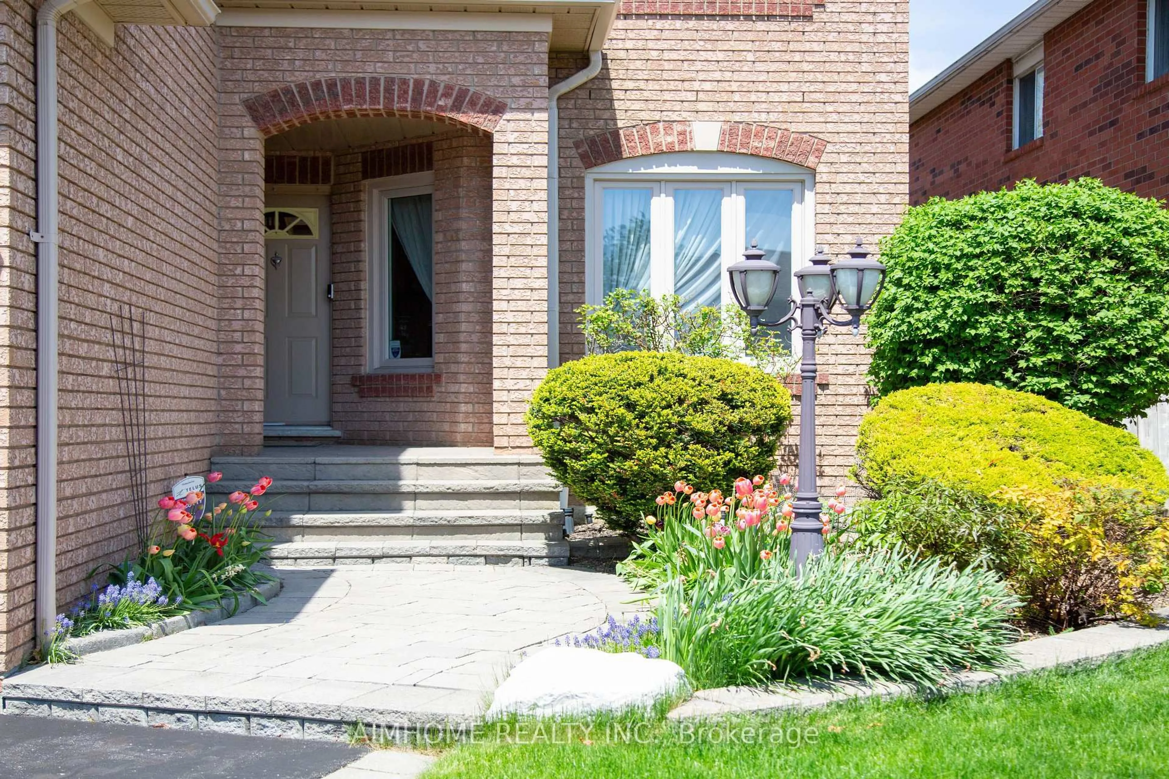 Home with brick exterior material, street for 3295 Bloomfield Dr, Mississauga Ontario L5N 6X7