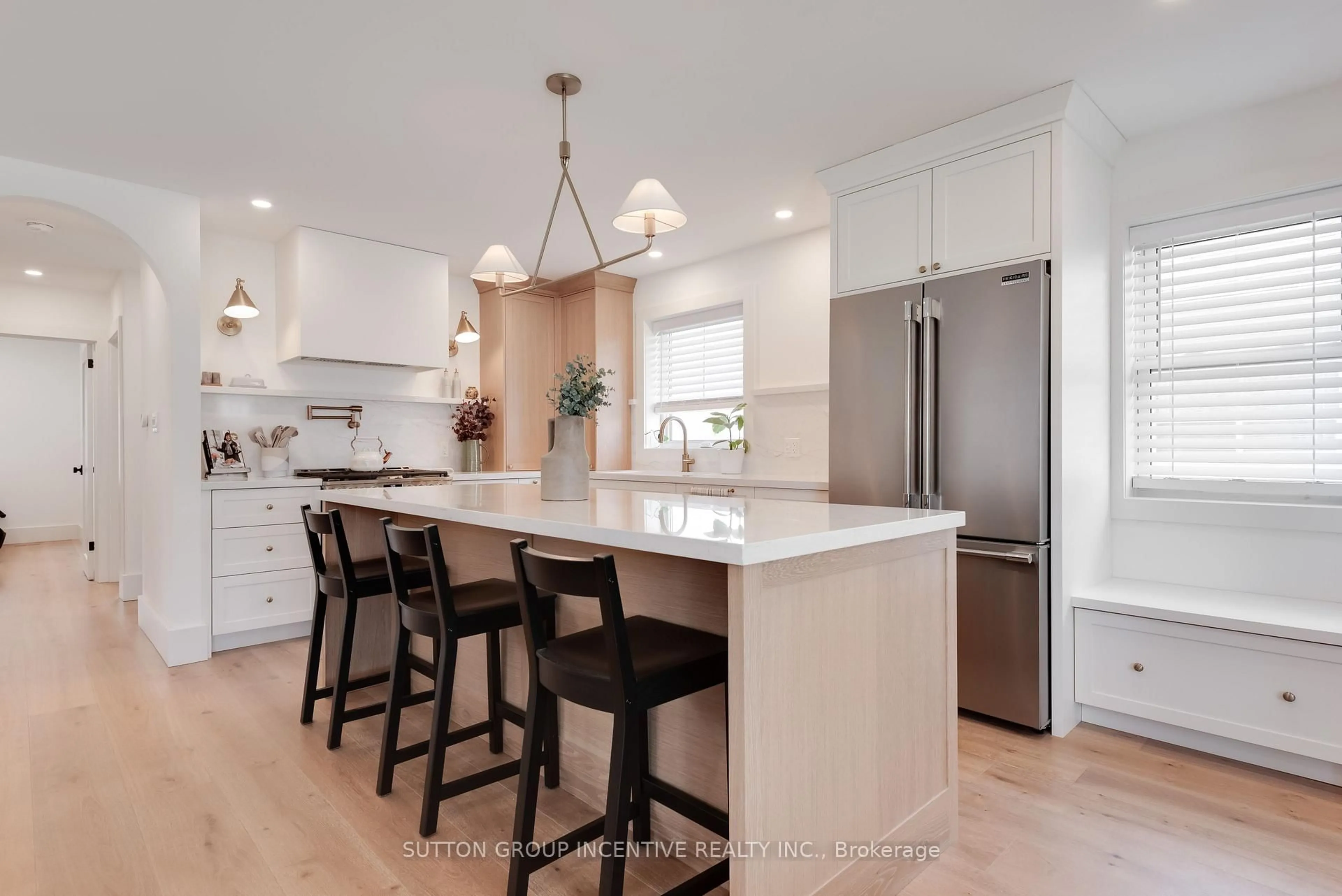 Open concept kitchen, unknown for 16 Robindale Ave, Toronto Ontario M8W 4A9