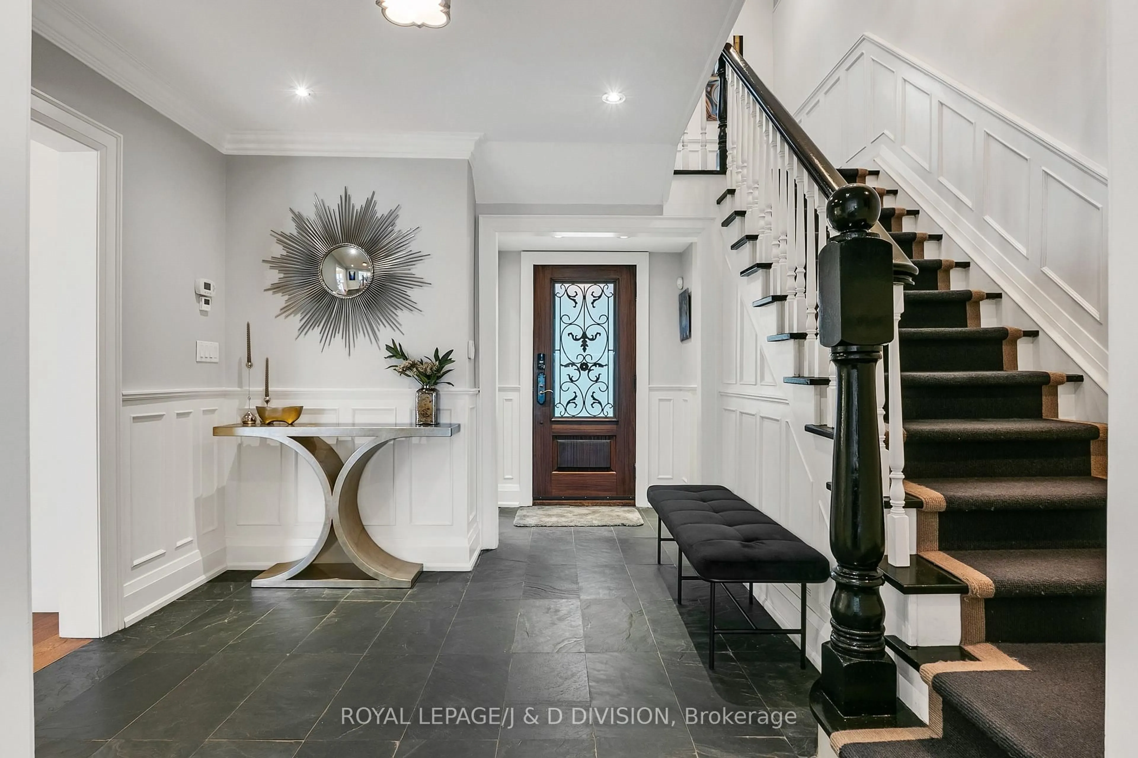 Indoor entryway for 76 Brule Gdns, Toronto Ontario M6S 4J2