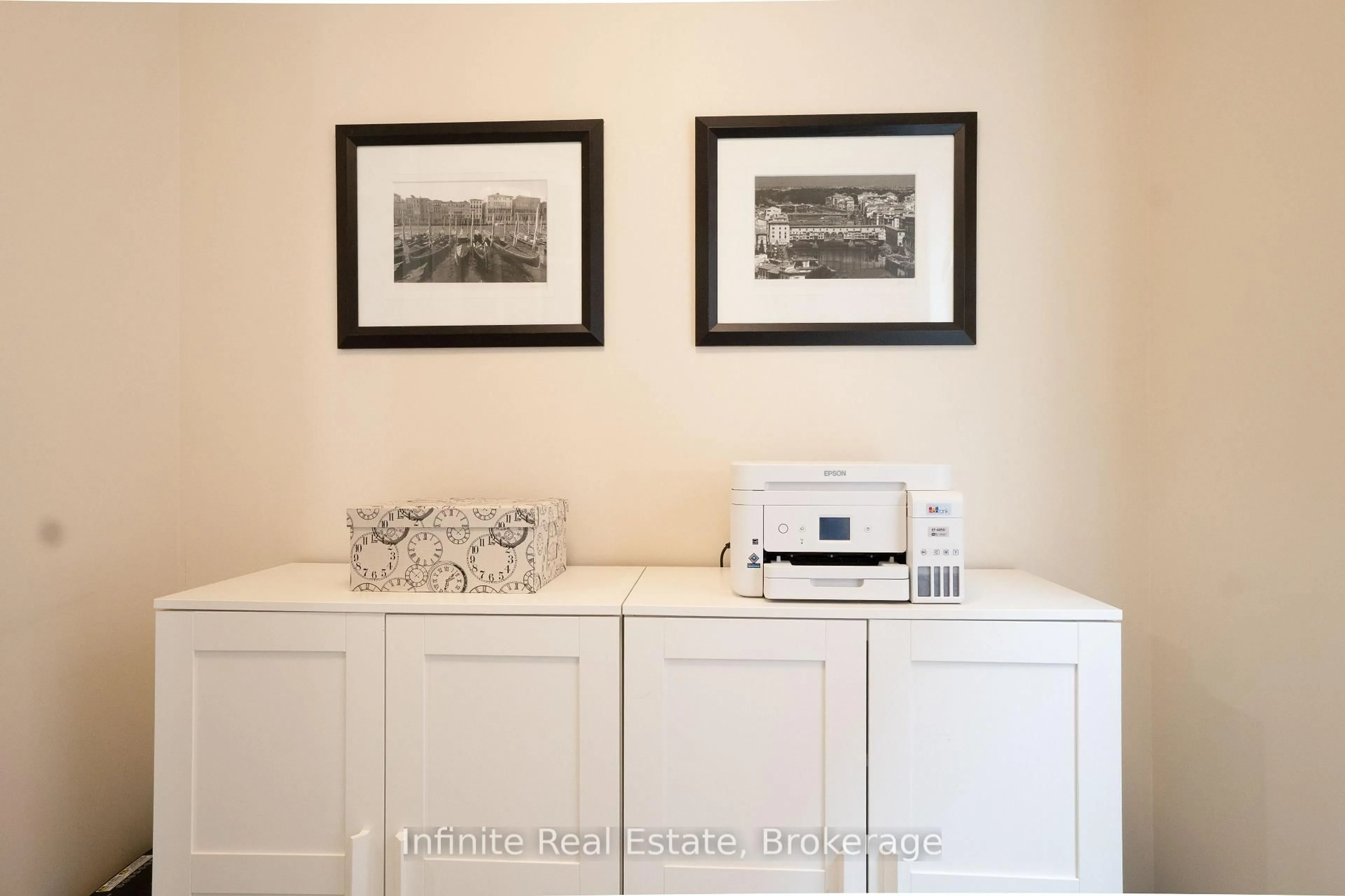 Laundry room for 44 Fawnridge Rd, Caledon Ontario L7C 3T9