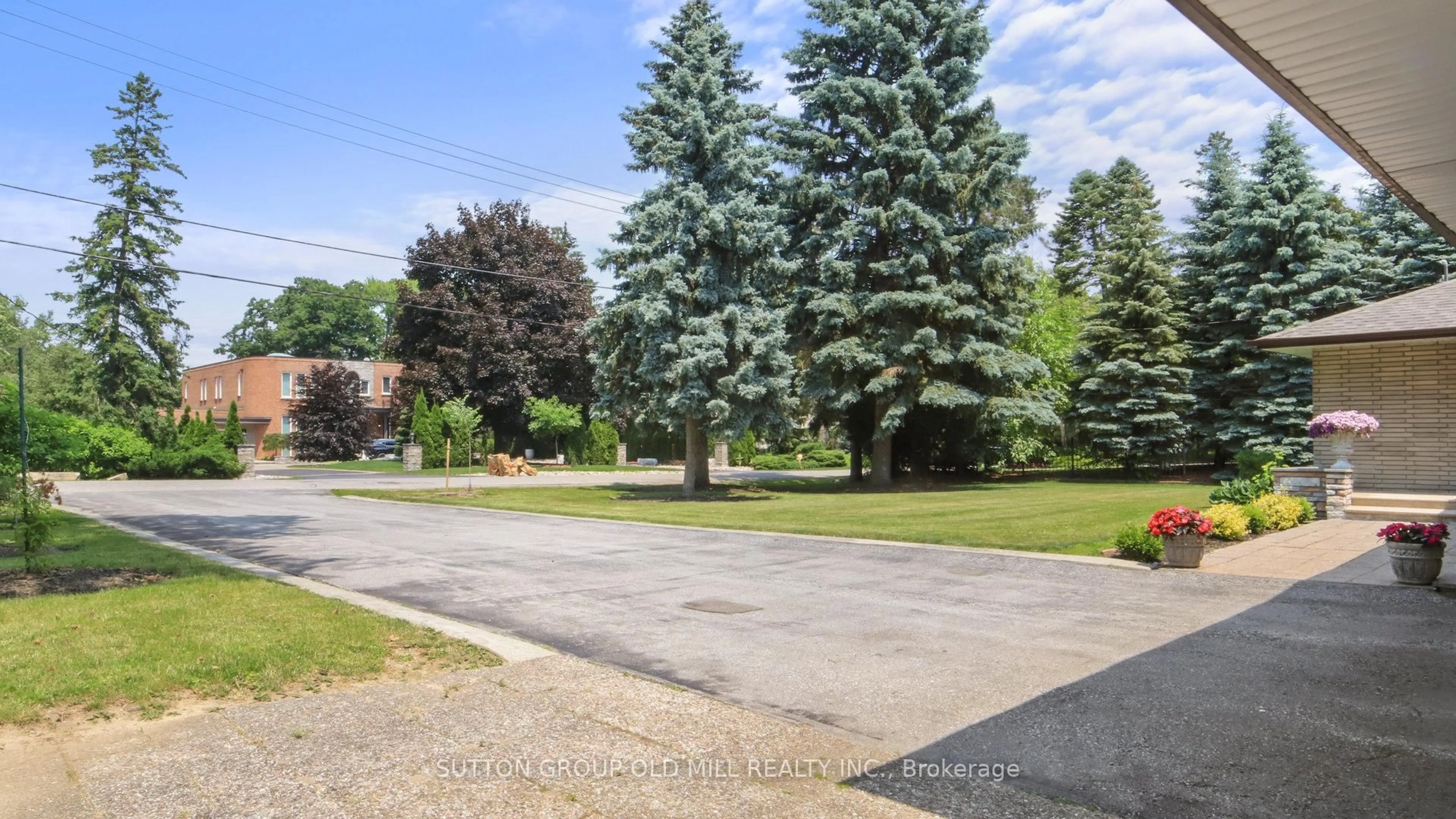 Patio, street for 9 Westmount Park Rd, Toronto Ontario M9P 1R4