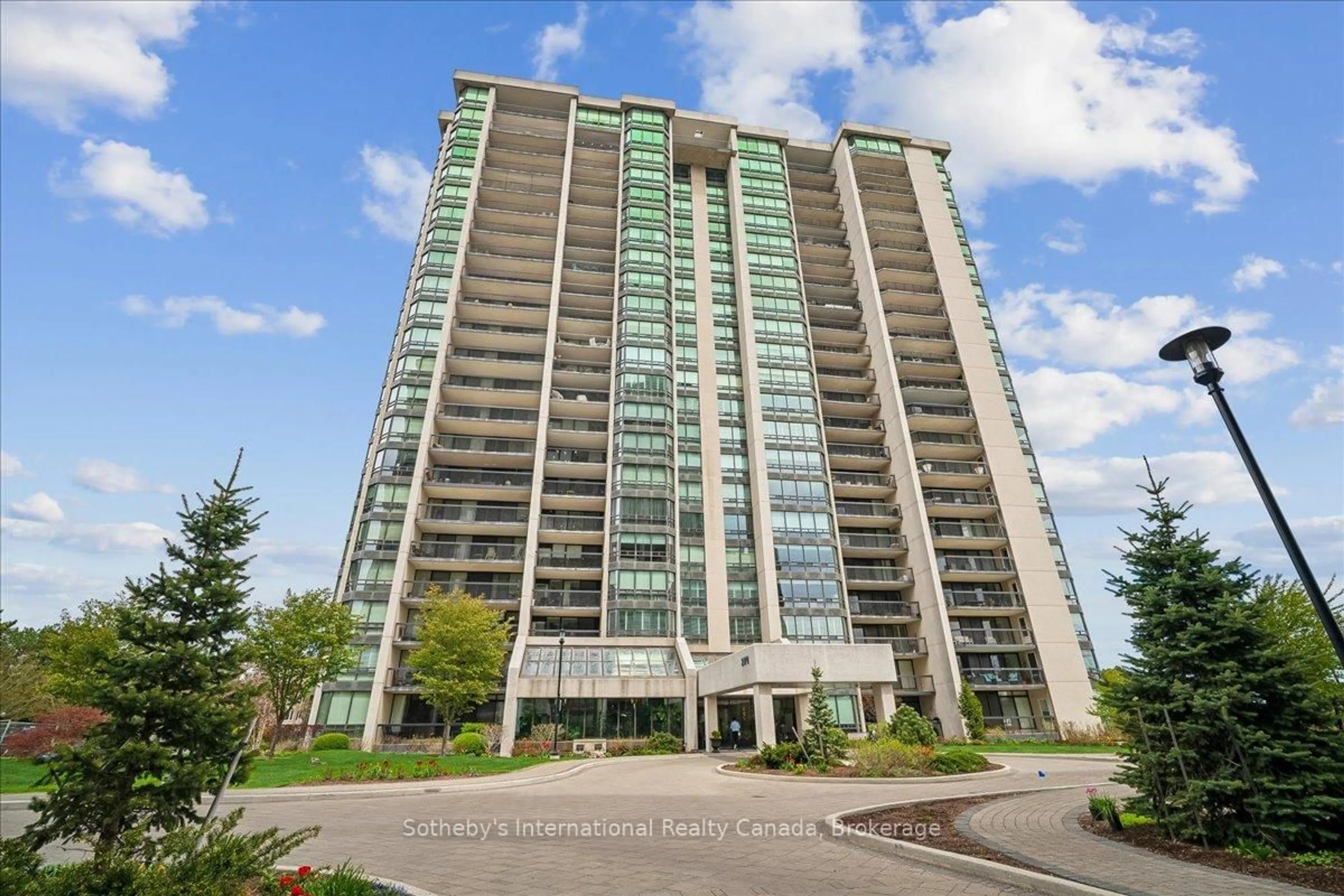 A pic from outside/outdoor area/front of a property/back of a property/a pic from drone, water/lake/river/ocean view for 2170 Marine Dr #2104, Oakville Ontario L6L 5V1