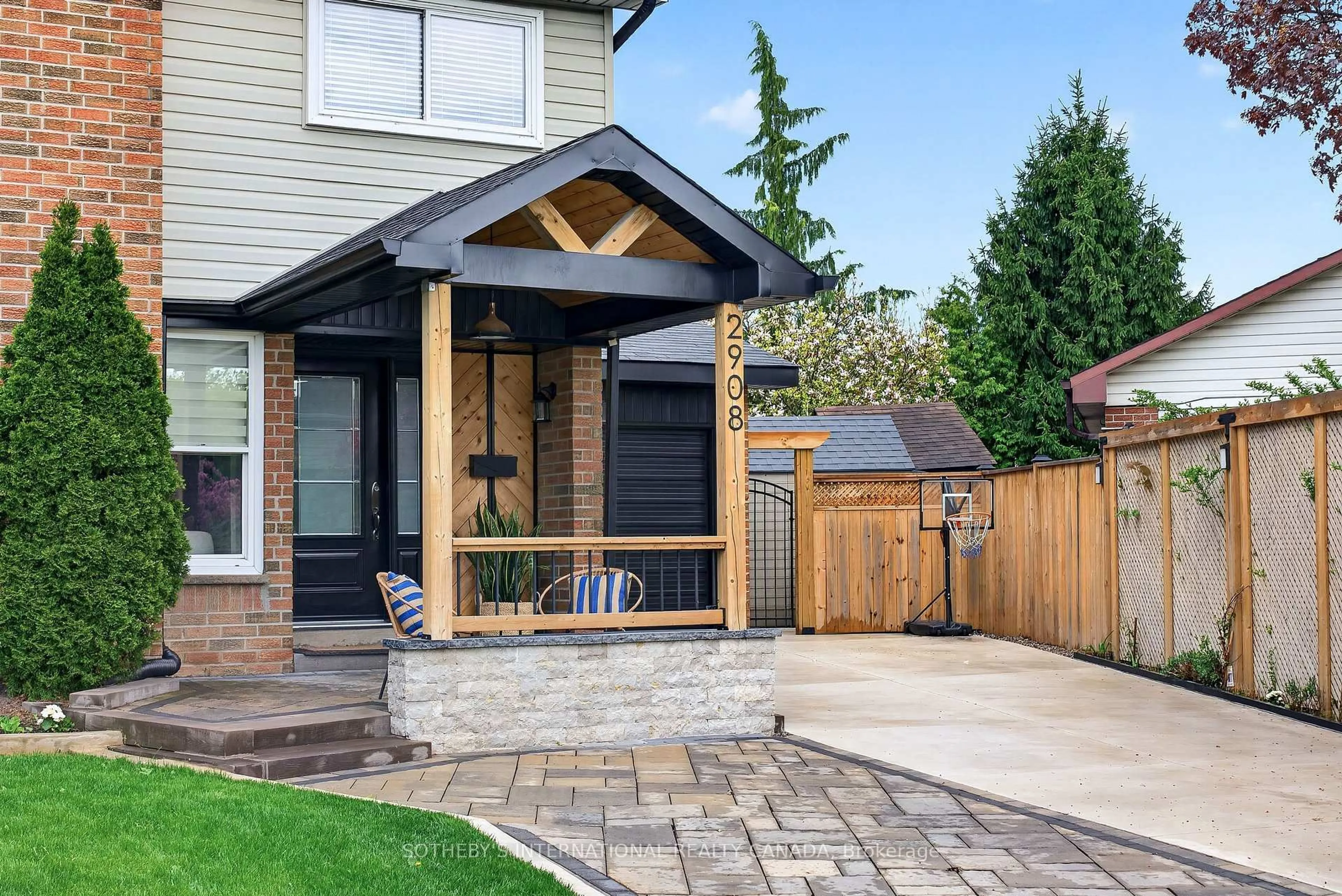 Home with brick exterior material, street for 2908 Bramshaw Gdns, Mississauga Ontario L5N 1S3