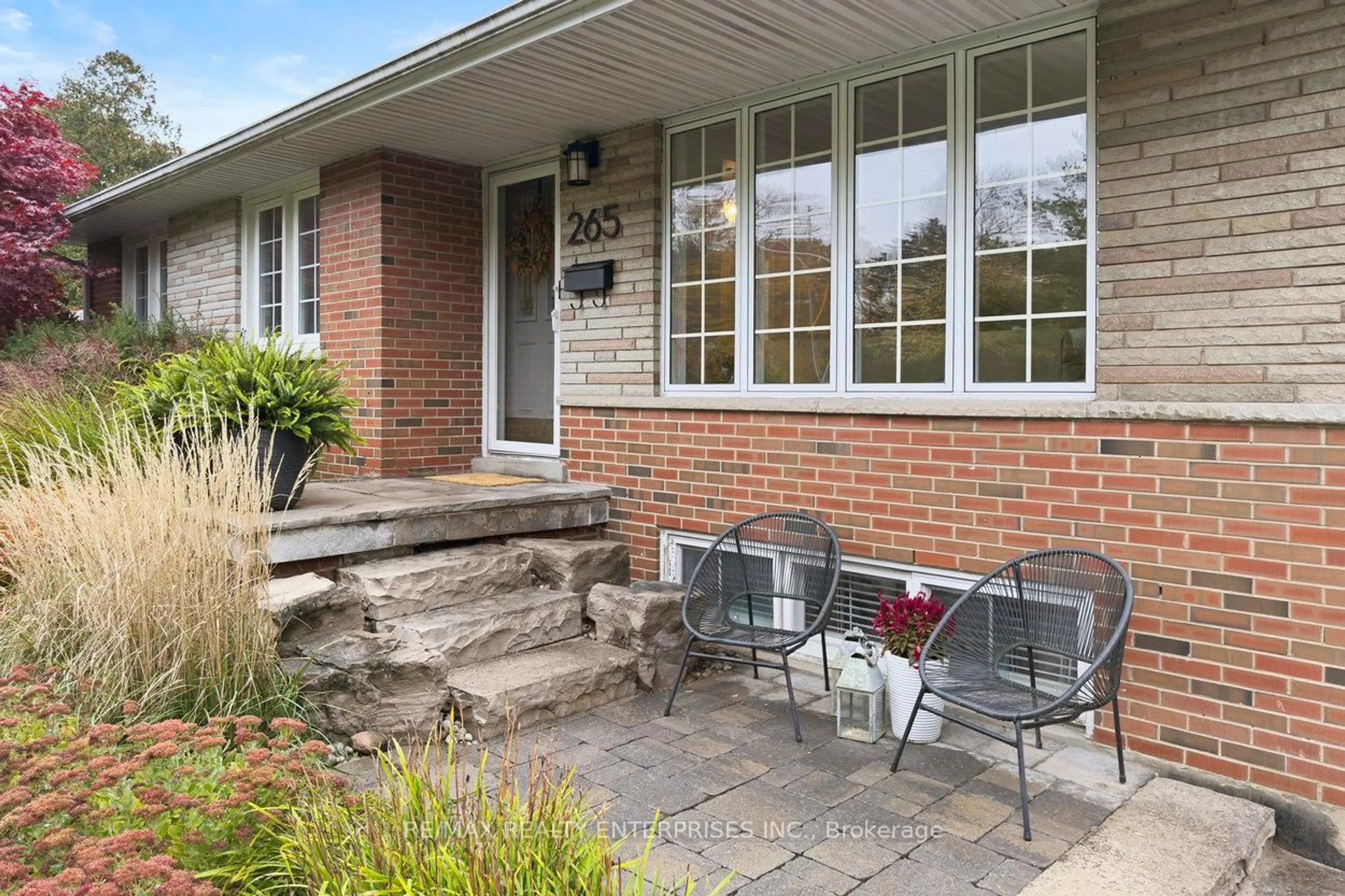 Home with brick exterior material, street for 265 Snowden Rd, Oakville Ontario L6L 3X6