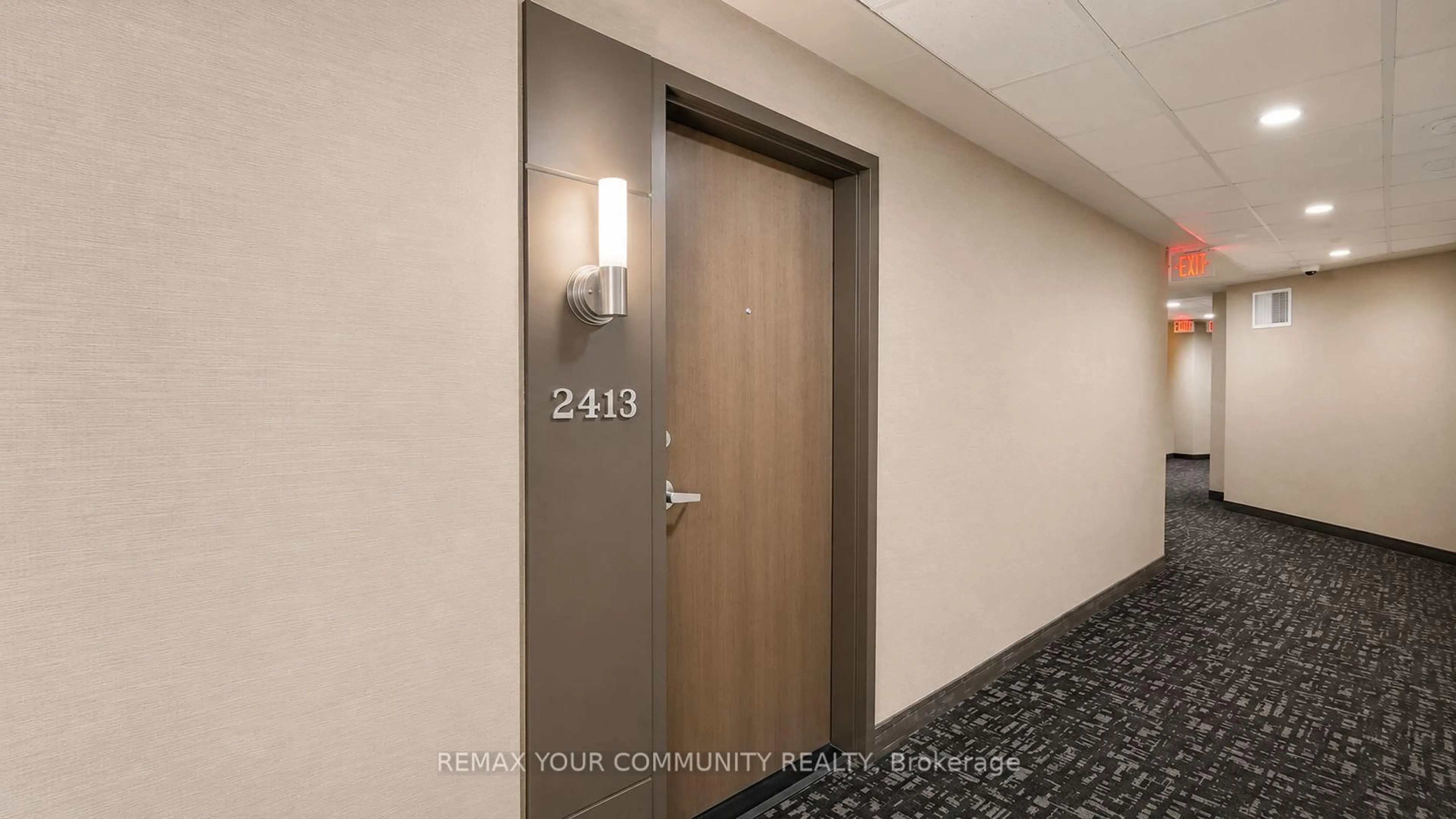 Indoor foyer for 9 George St #2413, Brampton Ontario L6X 0T6
