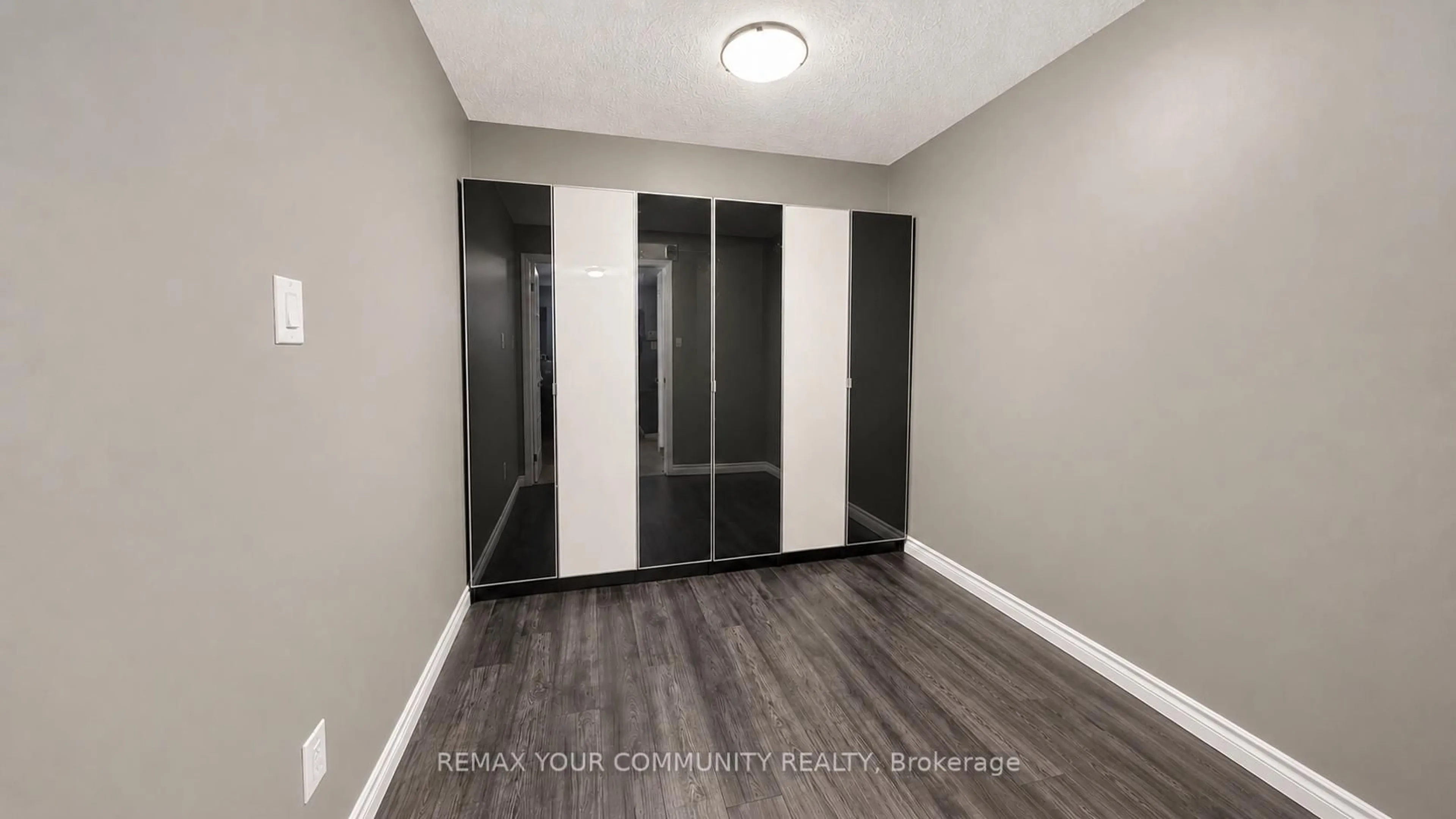 Unknown for 9 George St #2413, Brampton Ontario L6X 0T6