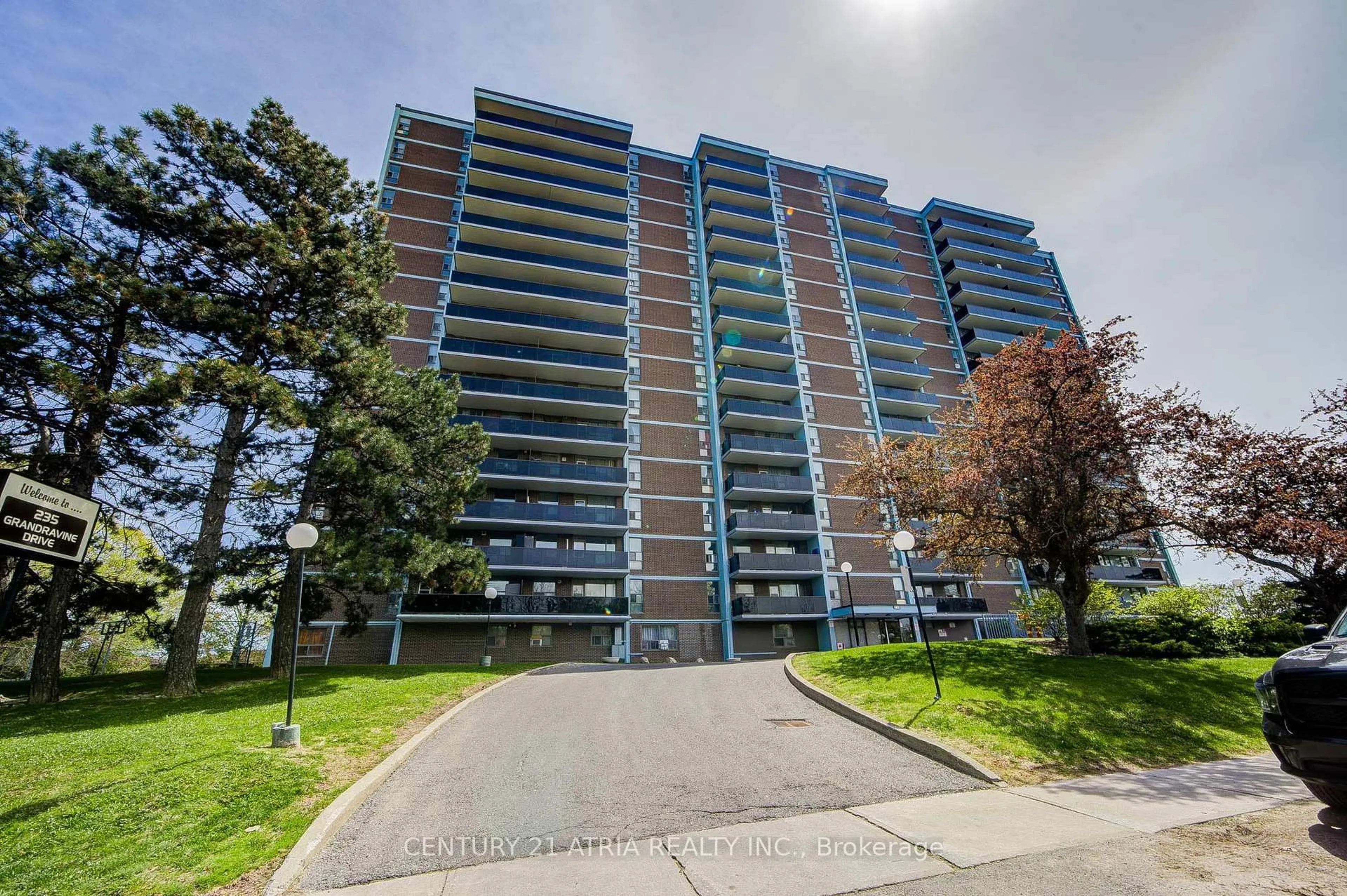 A pic from outside/outdoor area/front of a property/back of a property/a pic from drone, building for 235 Grandravine Dr #906, Toronto Ontario M3N 1J2