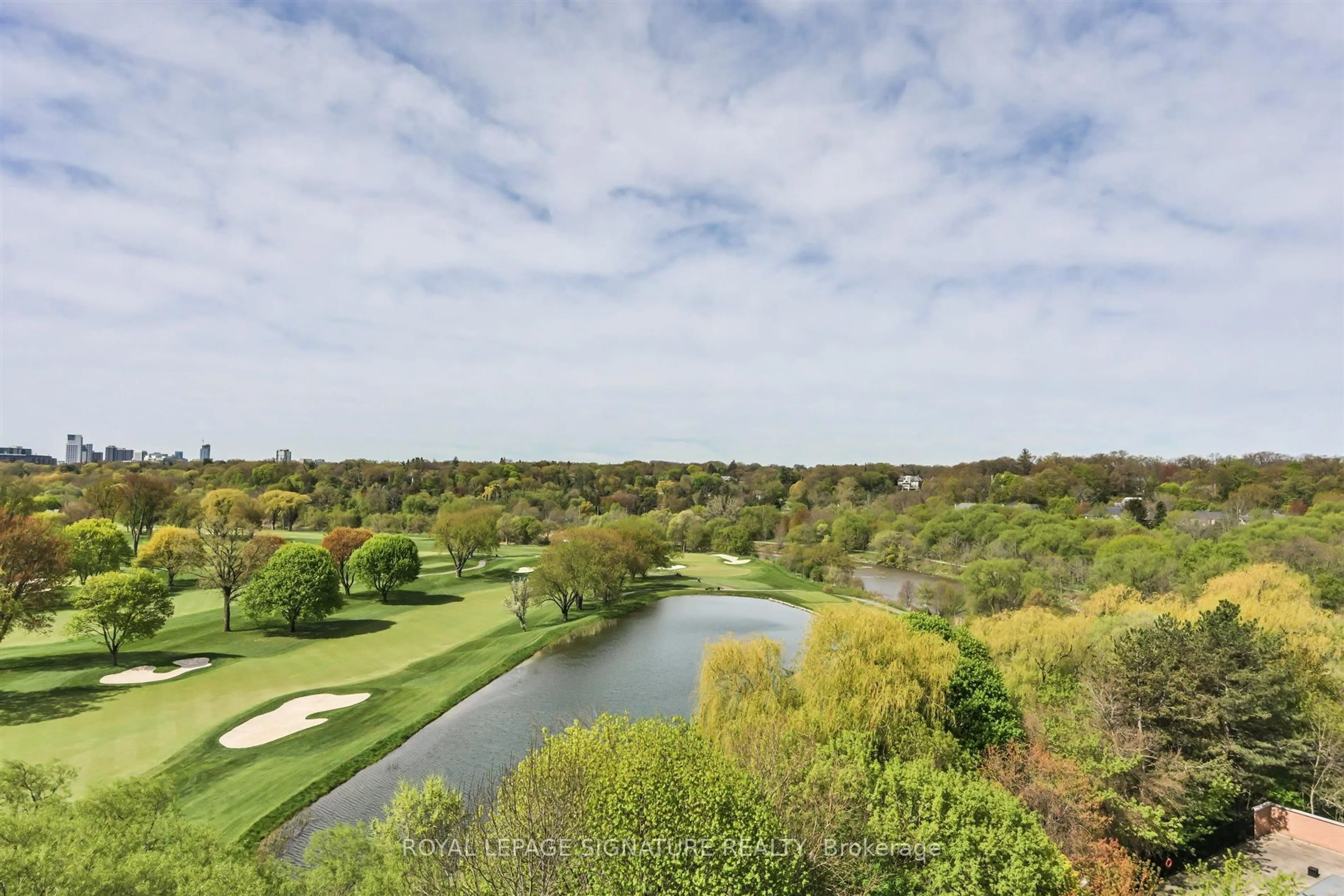 A pic from outside/outdoor area/front of a property/back of a property/a pic from drone, water/lake/river/ocean view for 240 Scarlett Rd #912, Toronto Ontario M6N 4X4