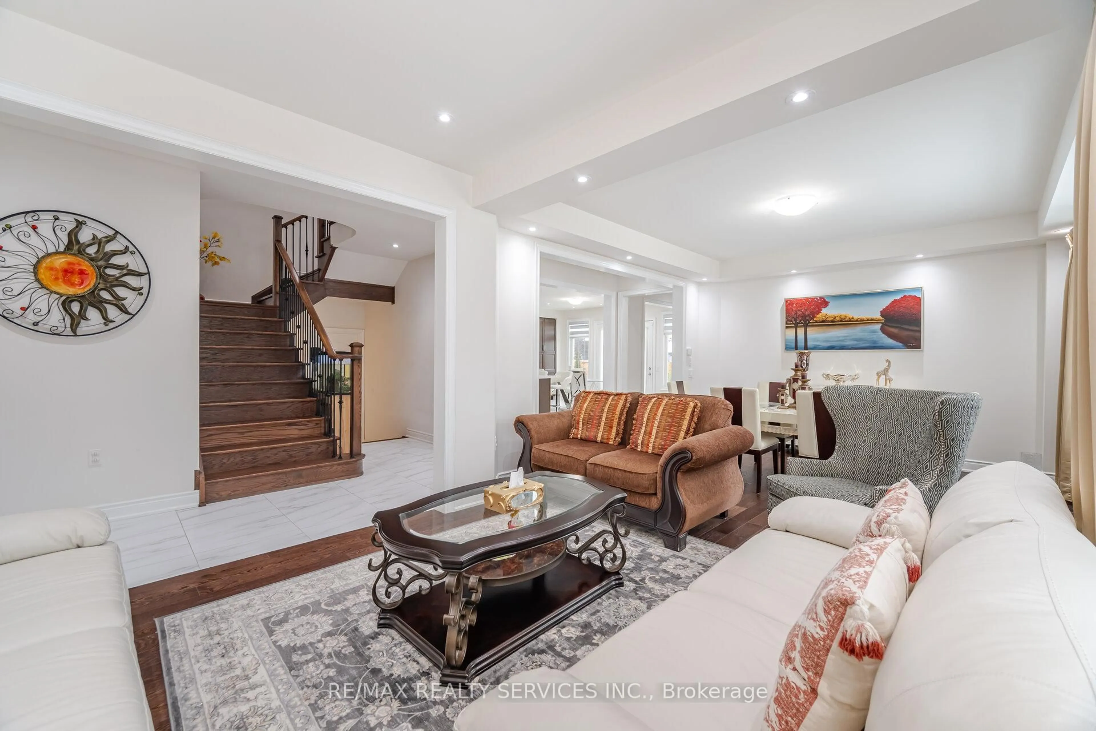 Living room with furniture, unknown for 20 Royal Fern Cres, Caledon Ontario L7C 4G7