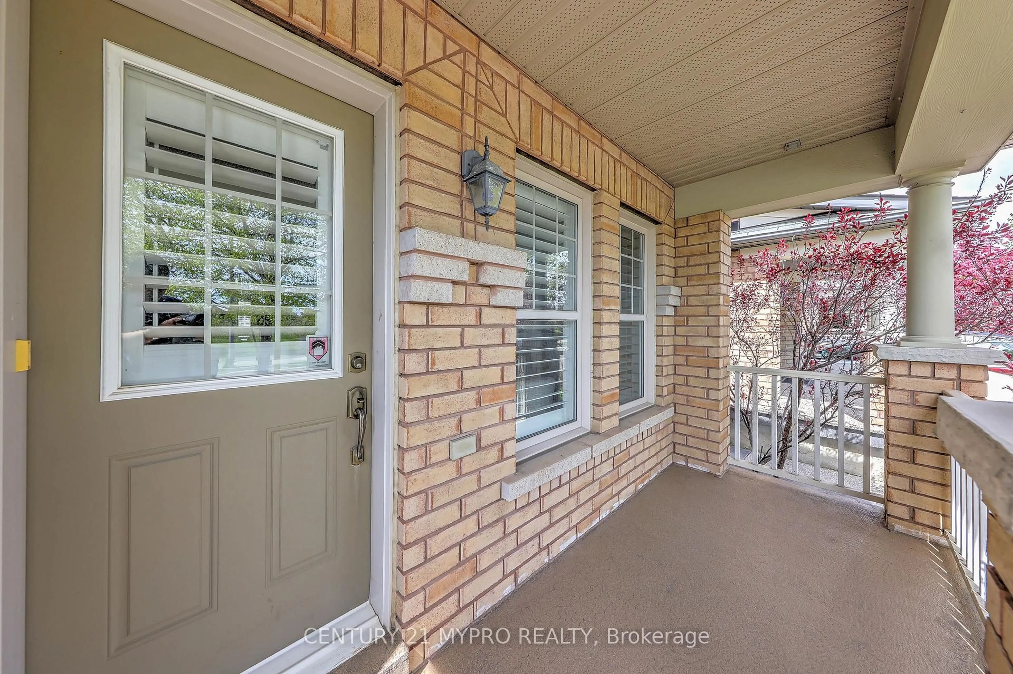 Indoor entryway for 270 Duncan Lane, Milton Ontario L9T 7A8