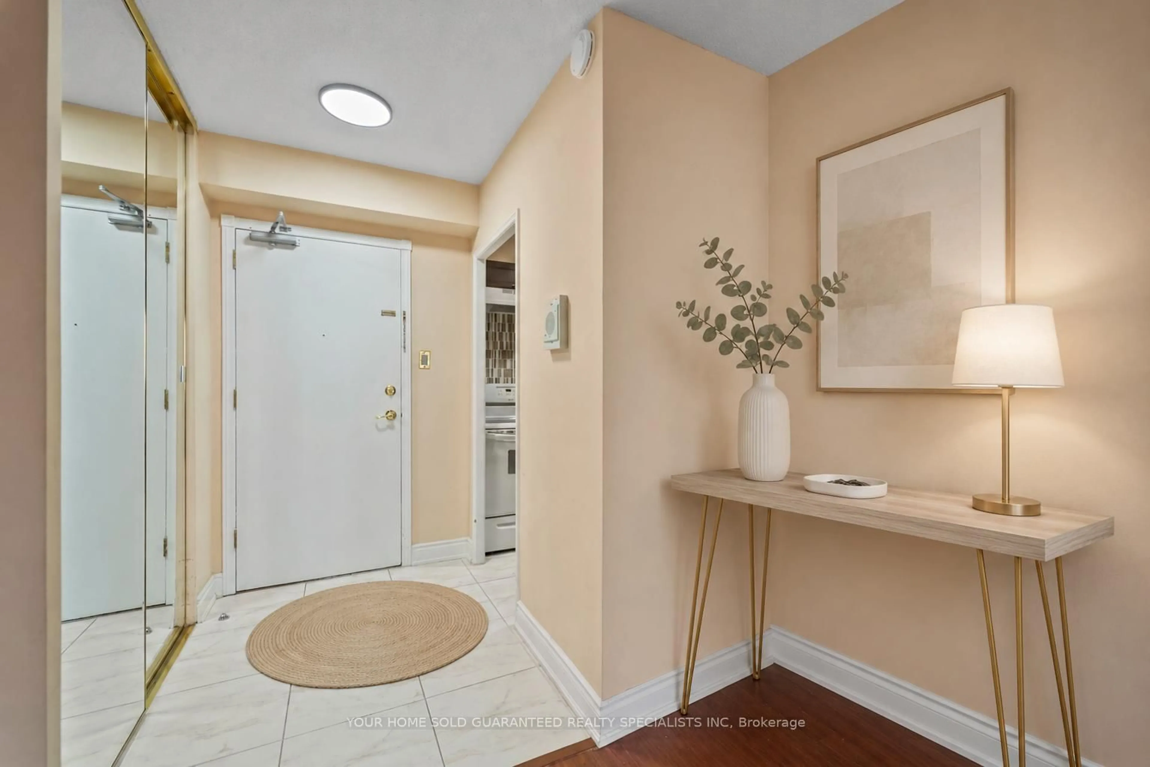 Indoor entryway for 362 THE EAST MALL #1203, Toronto Ontario M9B 6C4