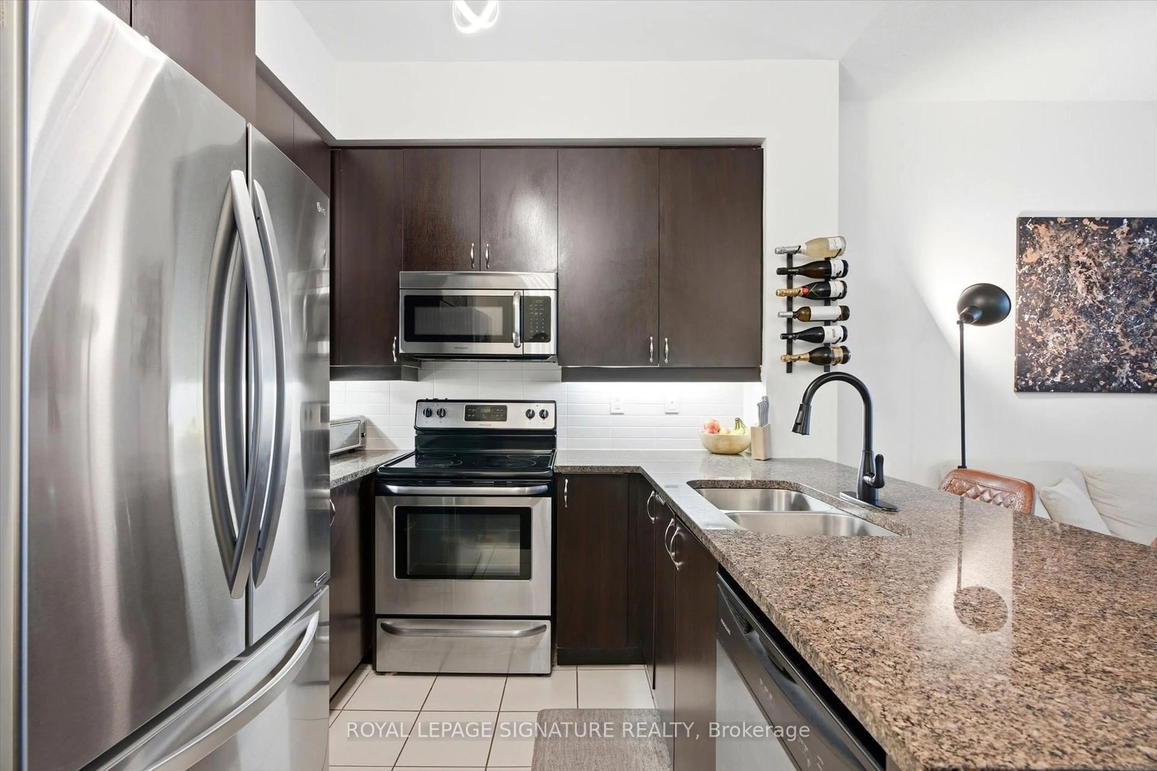 Standard kitchen, ceramic/tile floor for 1185 The Queensway #527, Toronto Ontario M8Z 0C6