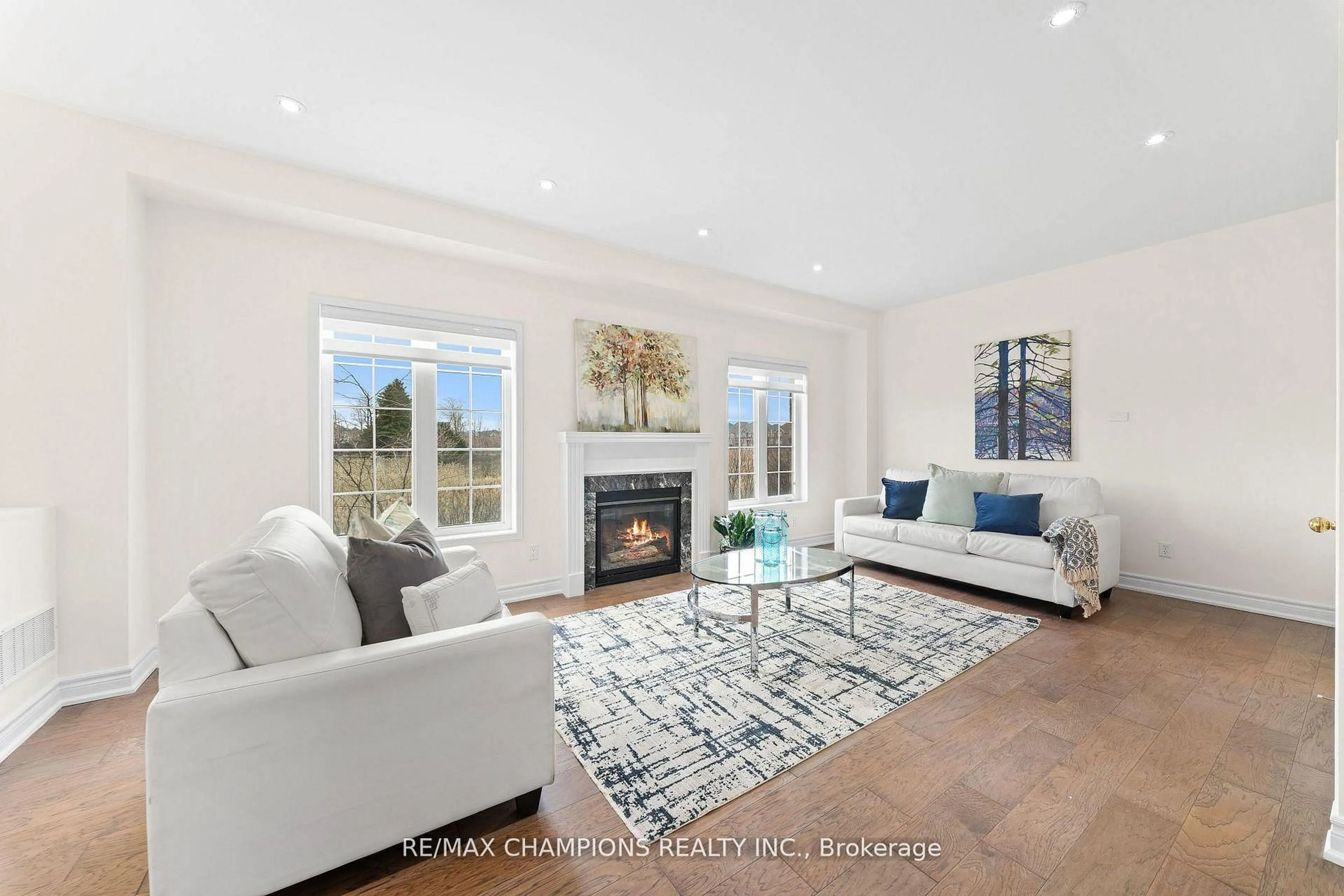 Living room with furniture, unknown for 42 Abbotsbury Dr, Brampton Ontario L6X 0S3