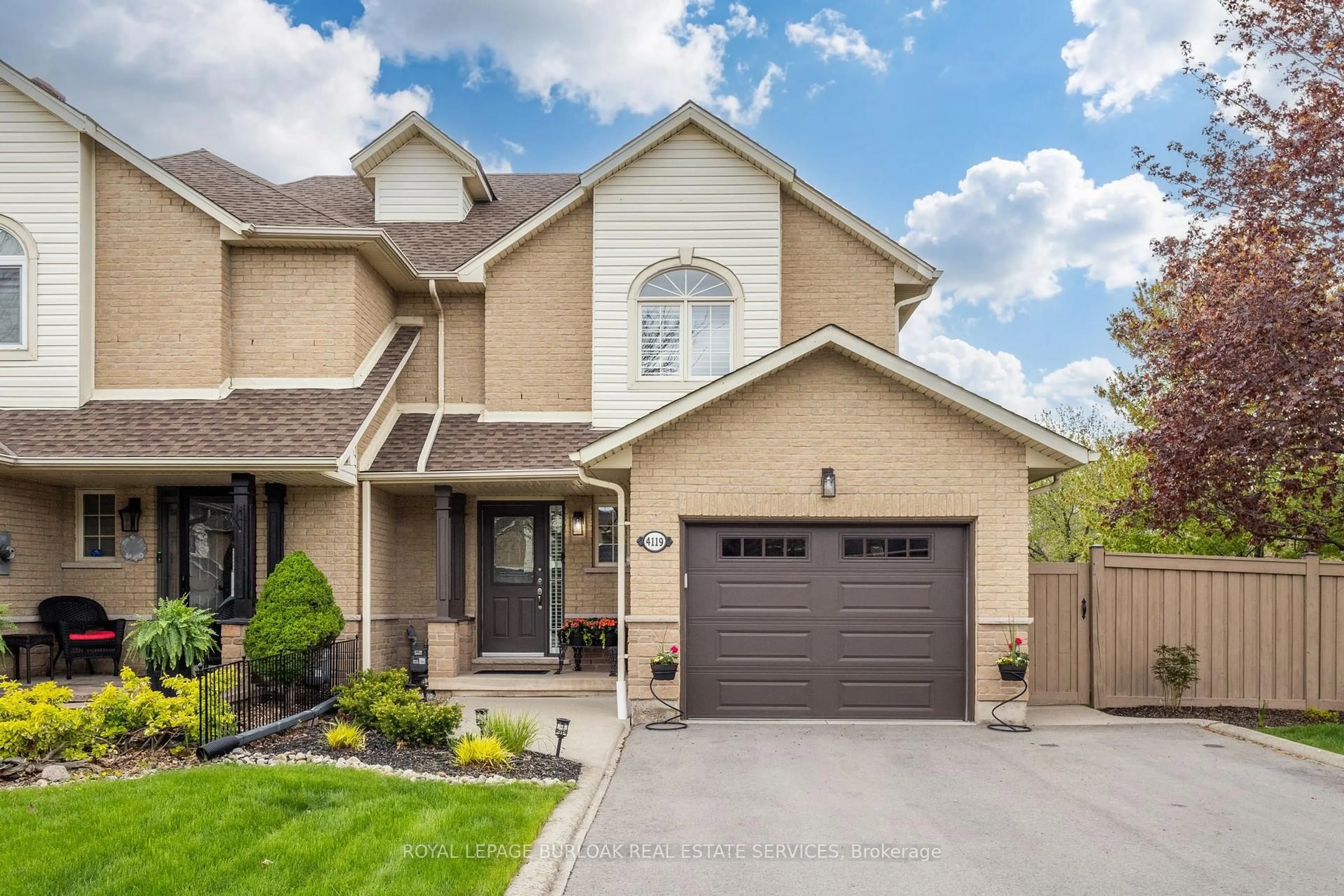 Home with brick exterior material, street for 4119 Foxwood Dr, Burlington Ontario L7M 4L3