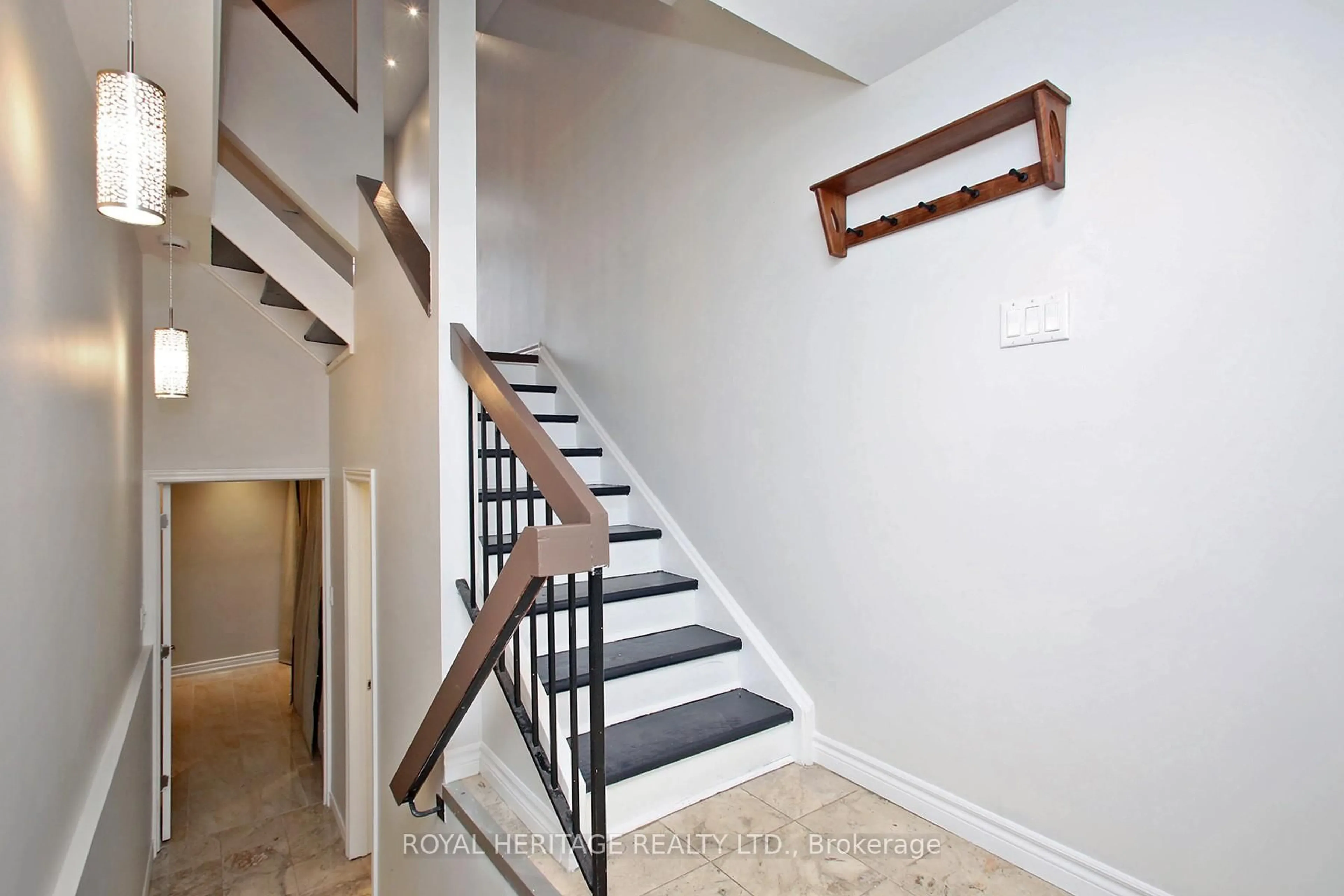 Stairs for 24 Reid Dr #6, Mississauga Ontario L5M 2A6