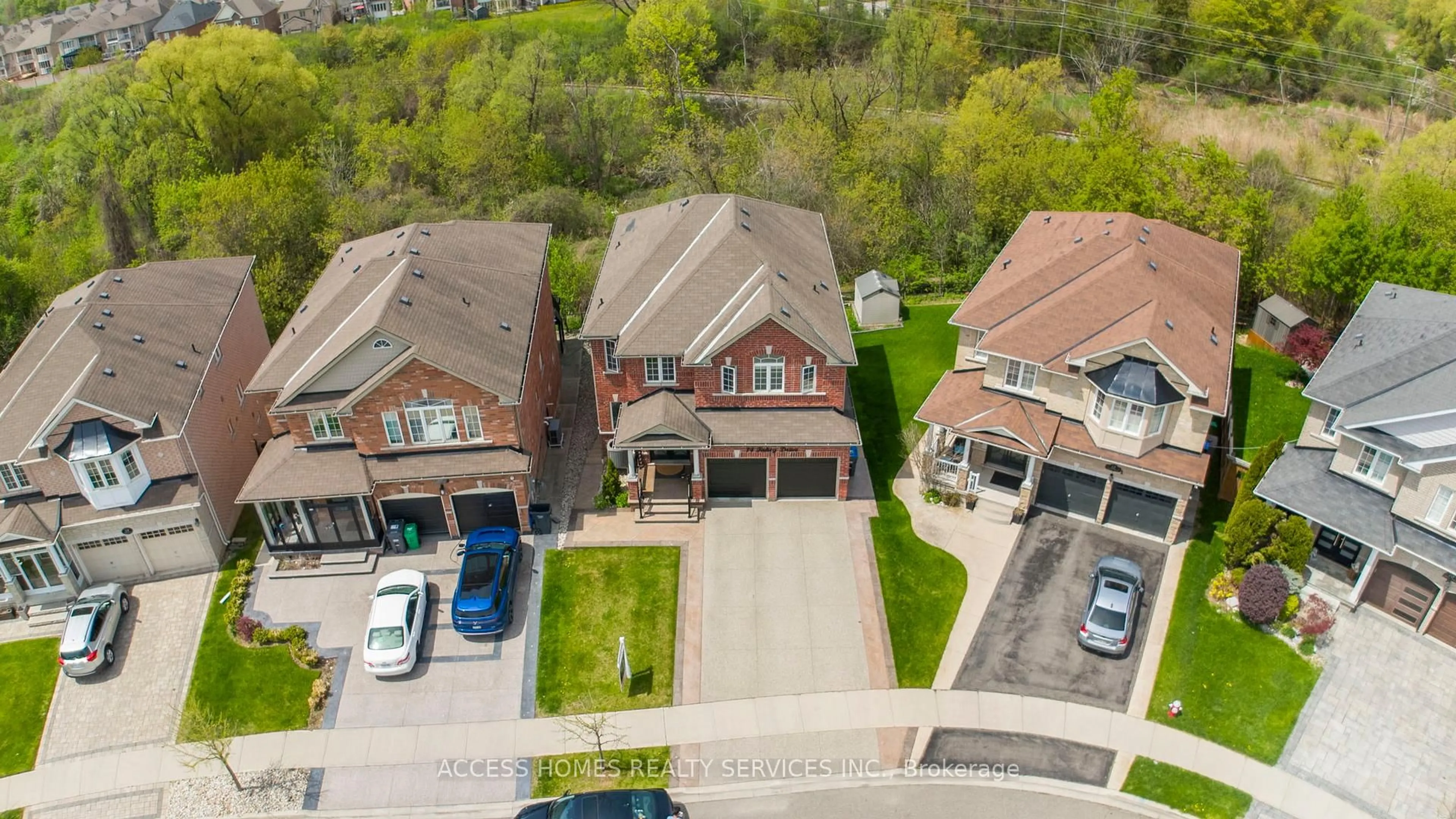 A pic from outside/outdoor area/front of a property/back of a property/a pic from drone, street for 14 Fahey Dr, Brampton Ontario L6Y 0N7